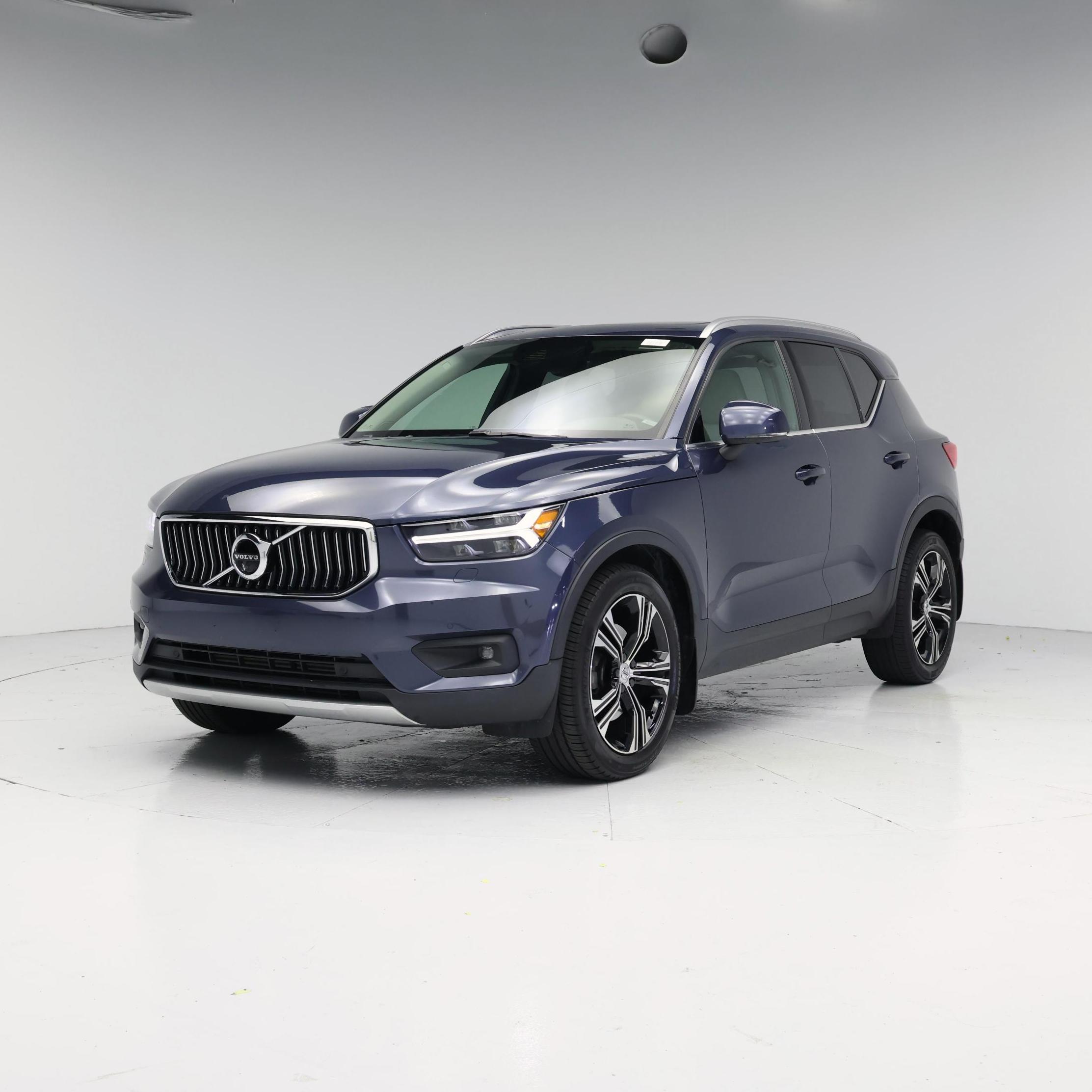 Thumbnail: 2020 Volvo XC40 - 4