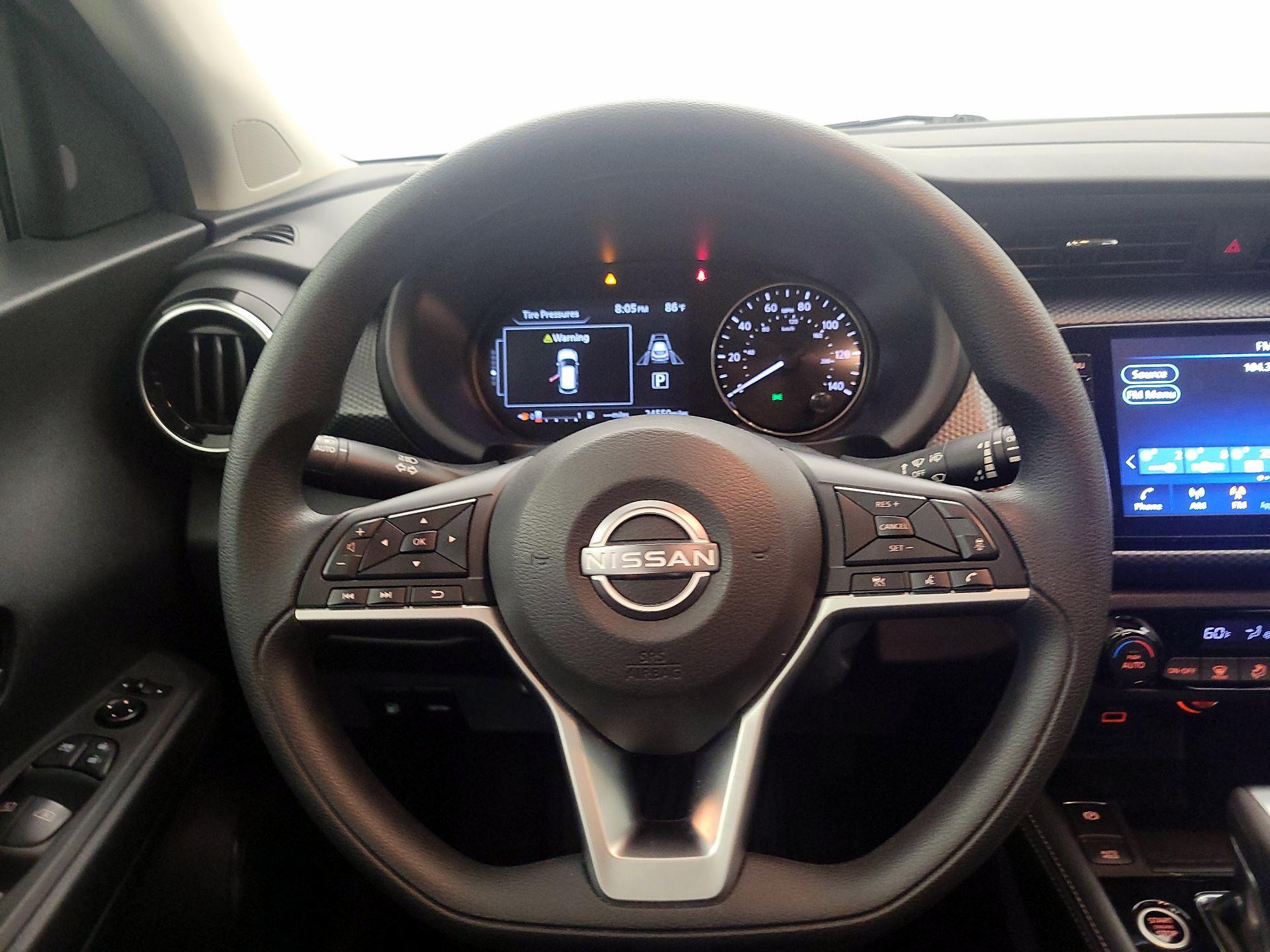 Thumbnail: 2022 Nissan Kicks - 10