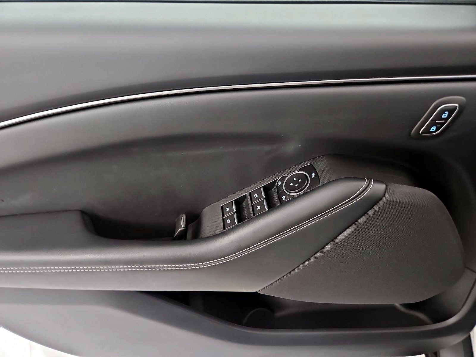 2022 Ford Mustang Mach-E Select AWD - Photo 11