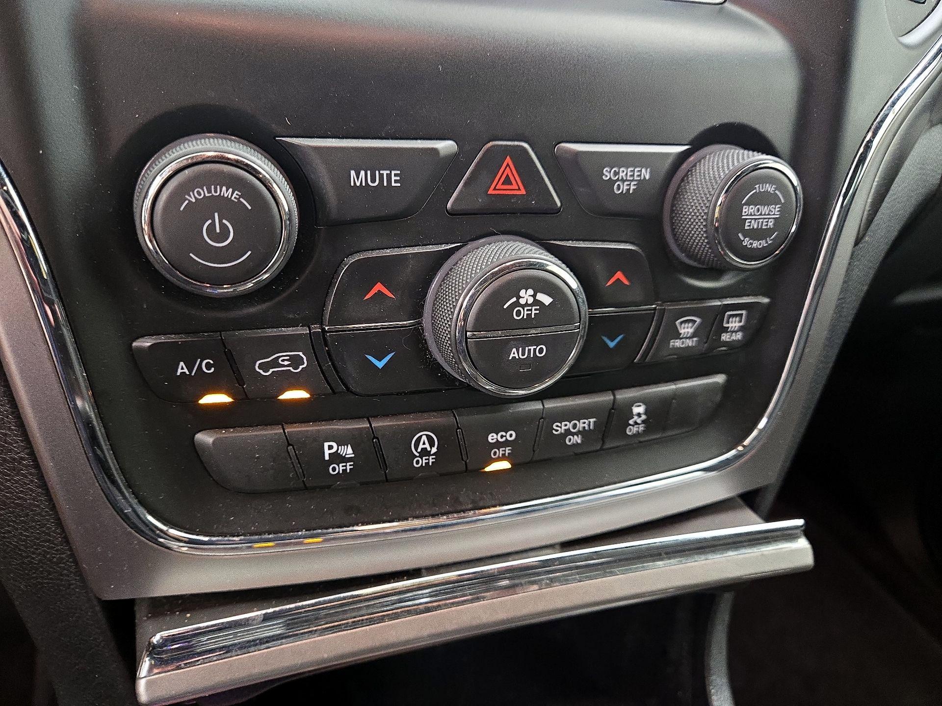 Thumbnail: 2018 Jeep Grand Cherokee - 16