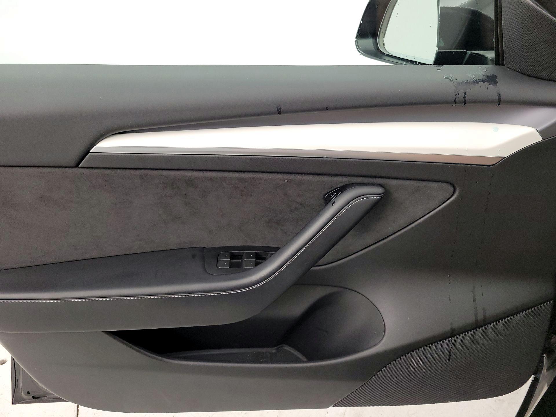 Thumbnail: 2022 Tesla Model 3 - 12