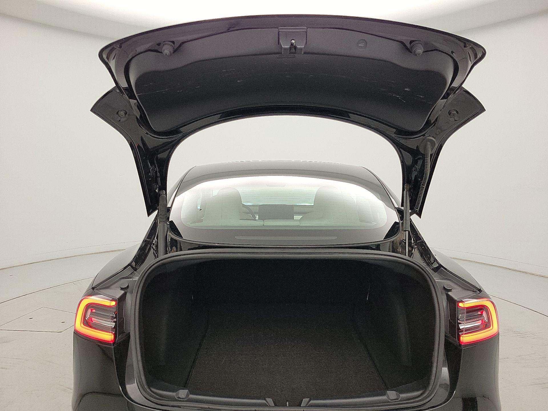 Thumbnail: 2022 Tesla Model 3 - 20
