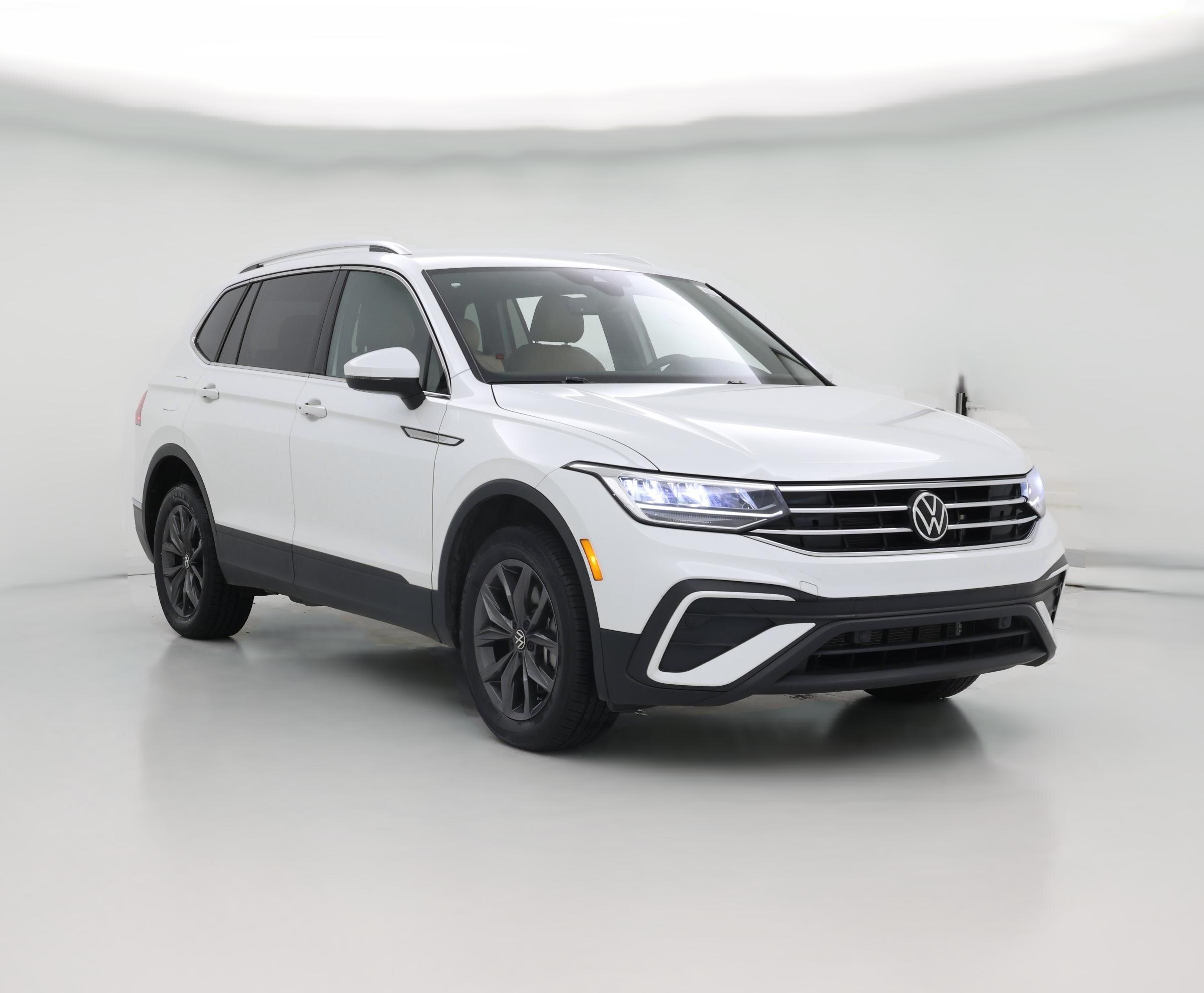Thumbnail: 2023 Volkswagen Tiguan - 1