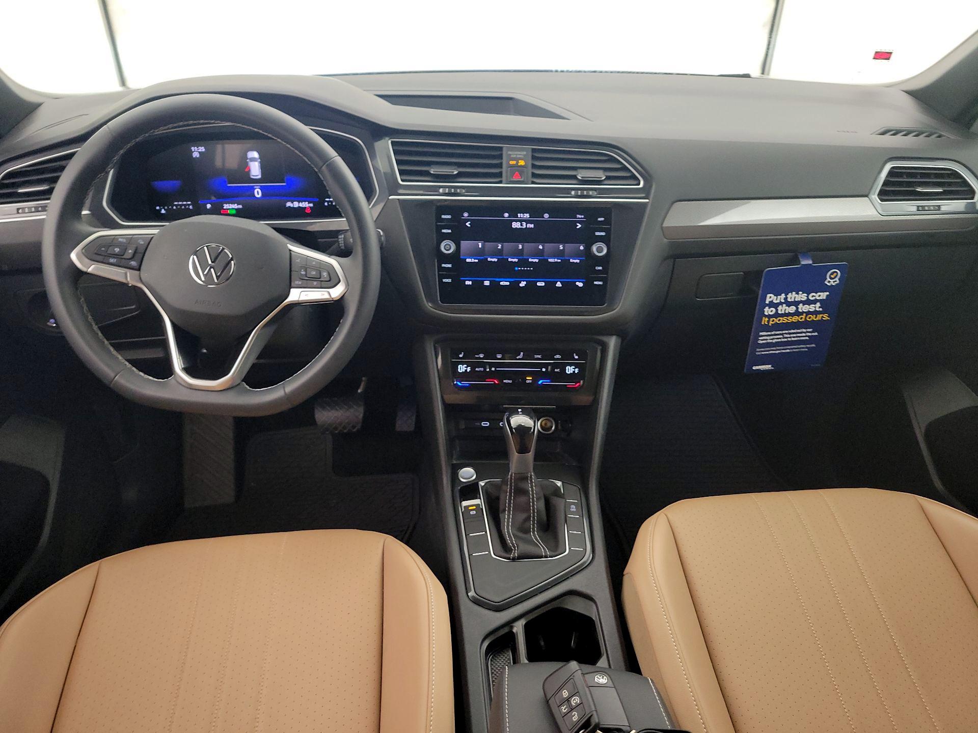 Thumbnail: 2023 Volkswagen Tiguan - 9