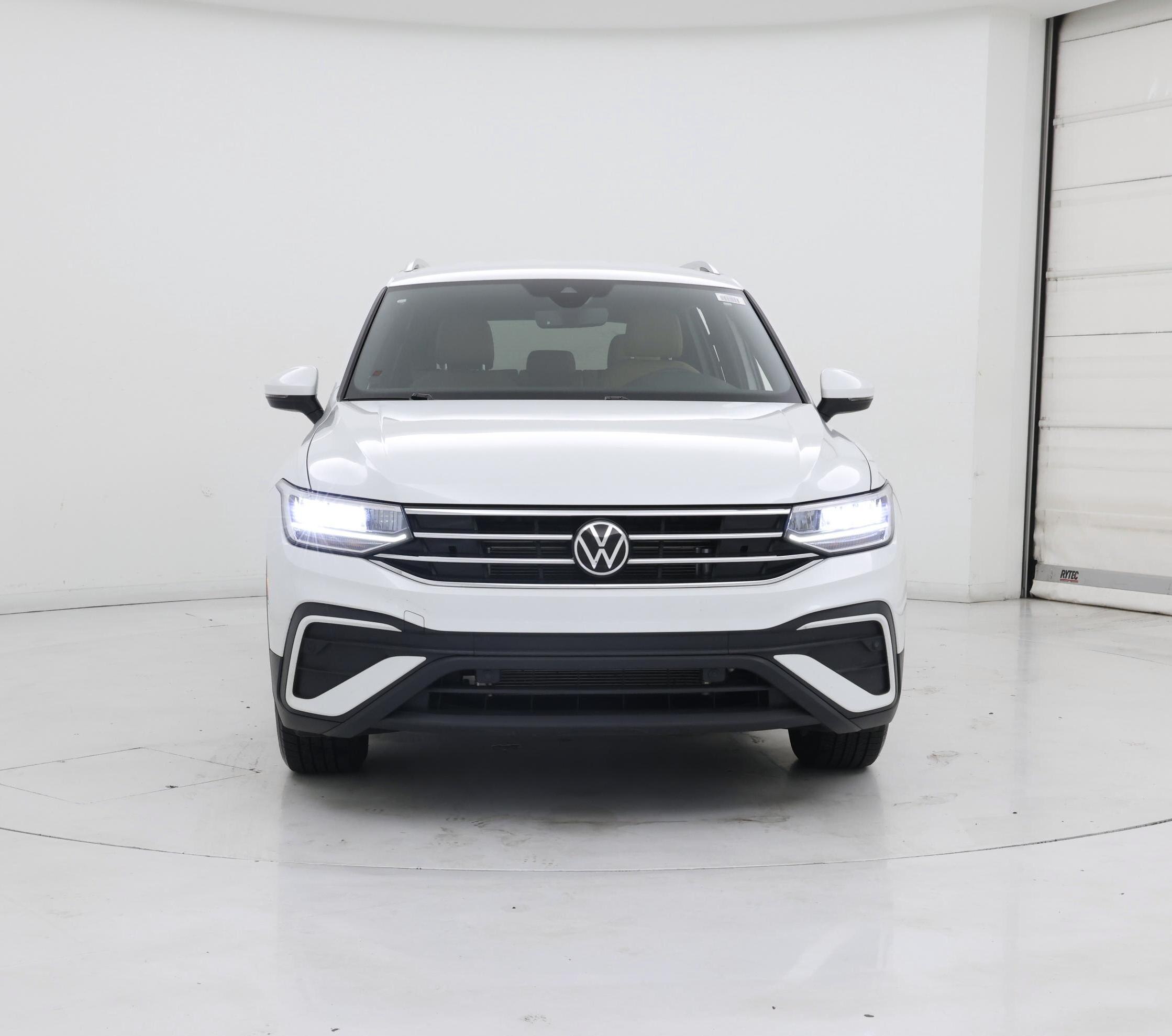 Thumbnail: 2023 Volkswagen Tiguan - 5