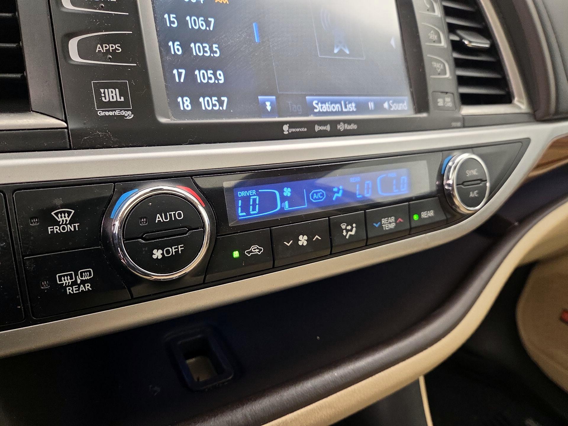 Thumbnail: 2018 Toyota Highlander - 17