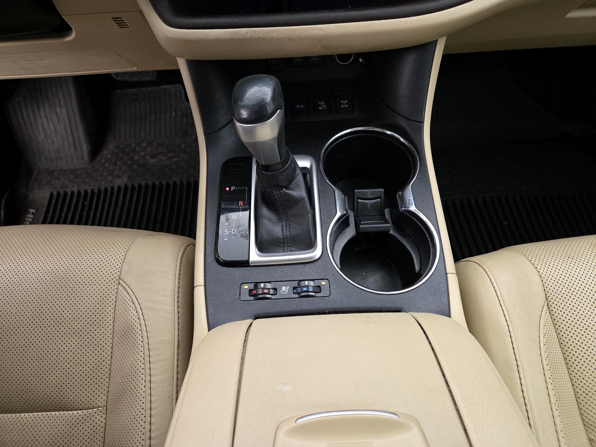 Thumbnail: 2018 Toyota Highlander - 18
