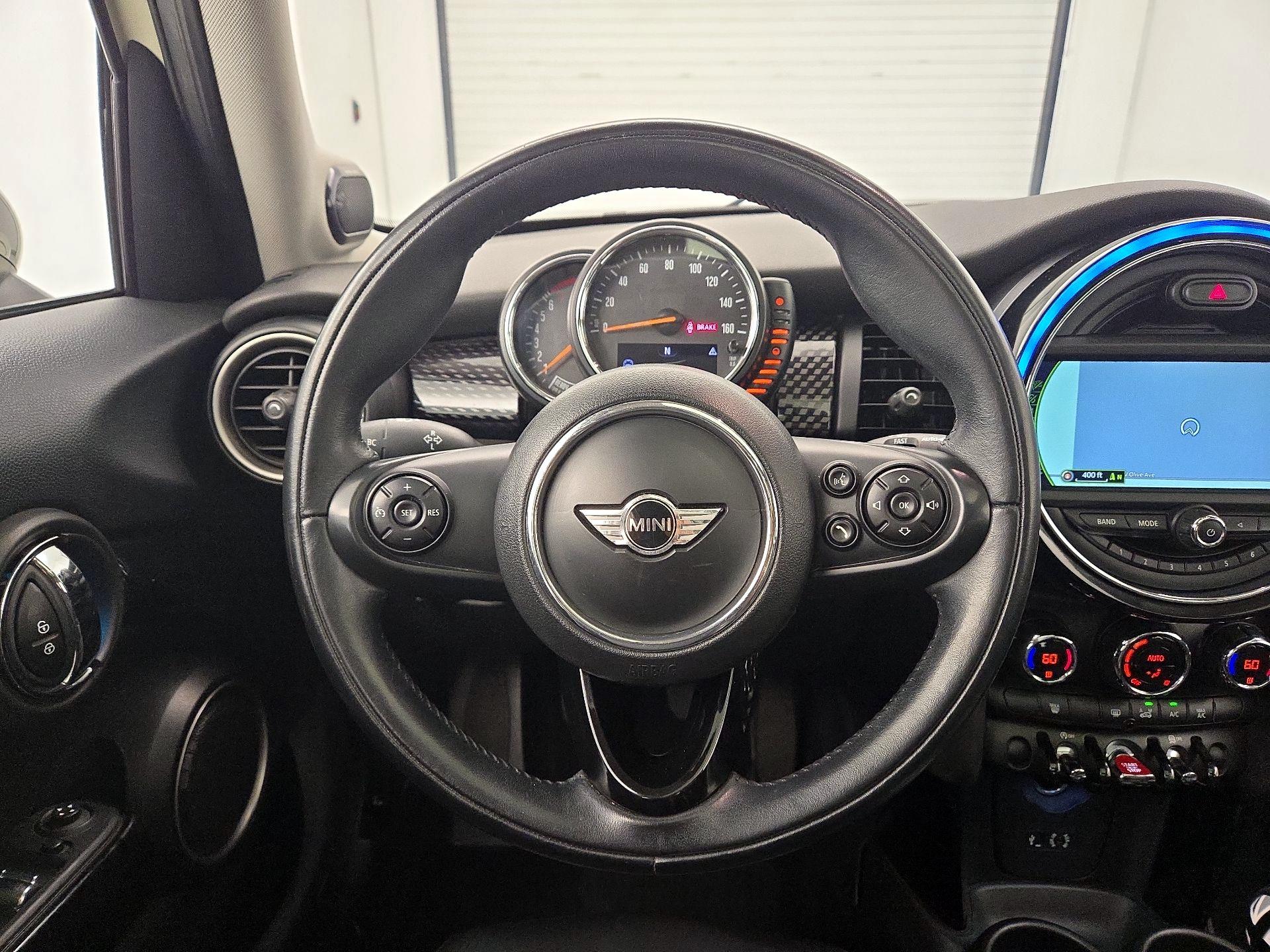 Thumbnail: 2015 MINI Cooper Hardtop - 10