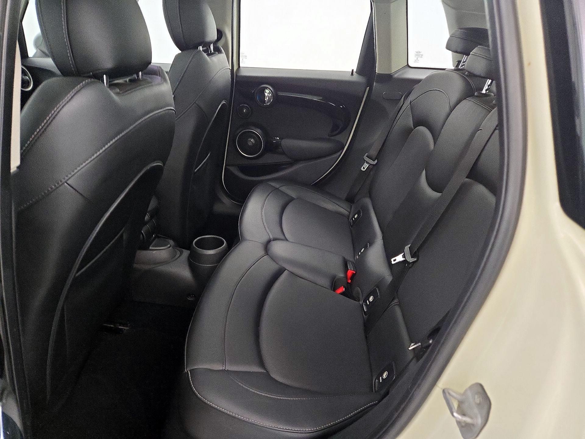 Thumbnail: 2015 MINI Cooper Hardtop - 20