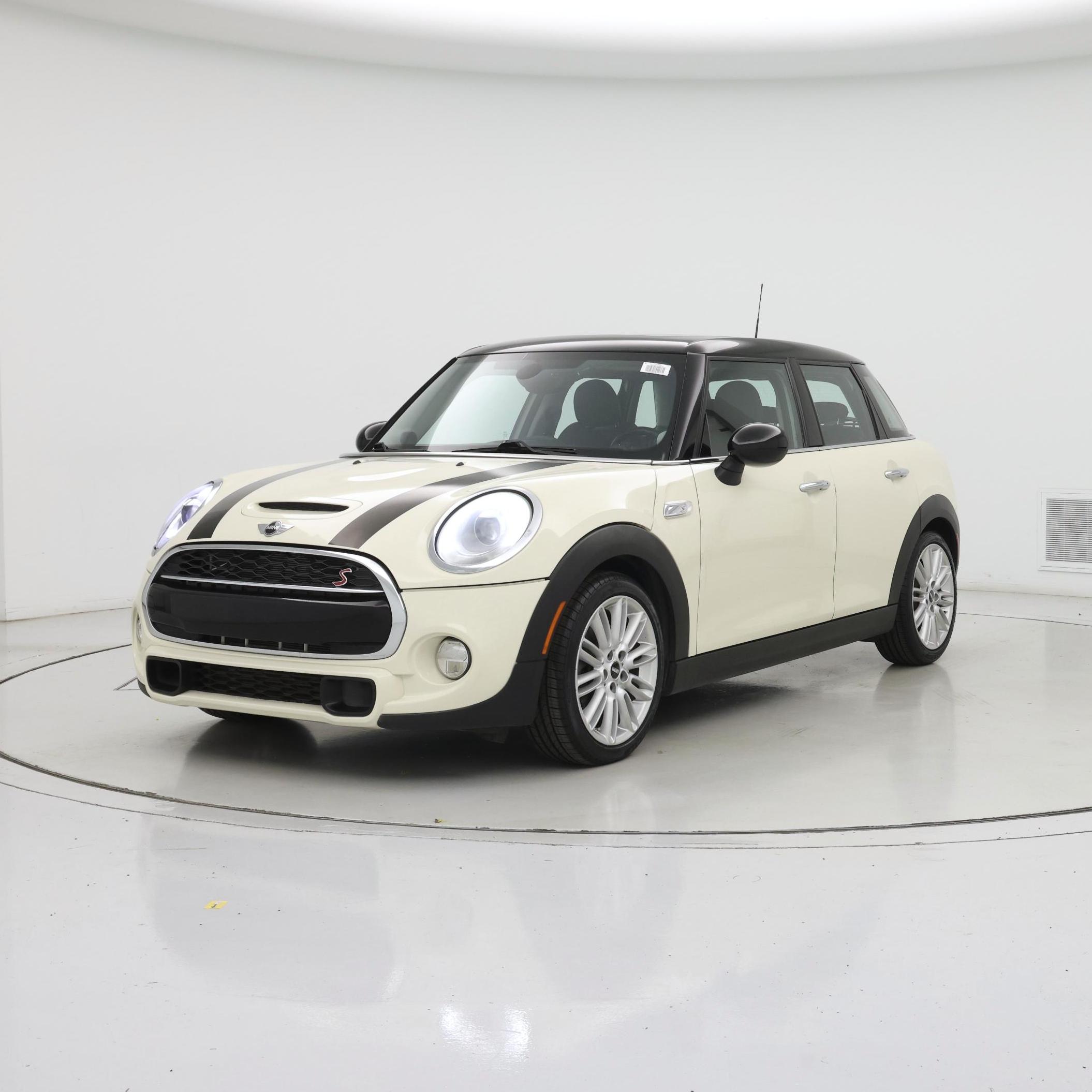 Thumbnail: 2015 MINI Cooper Hardtop - 4