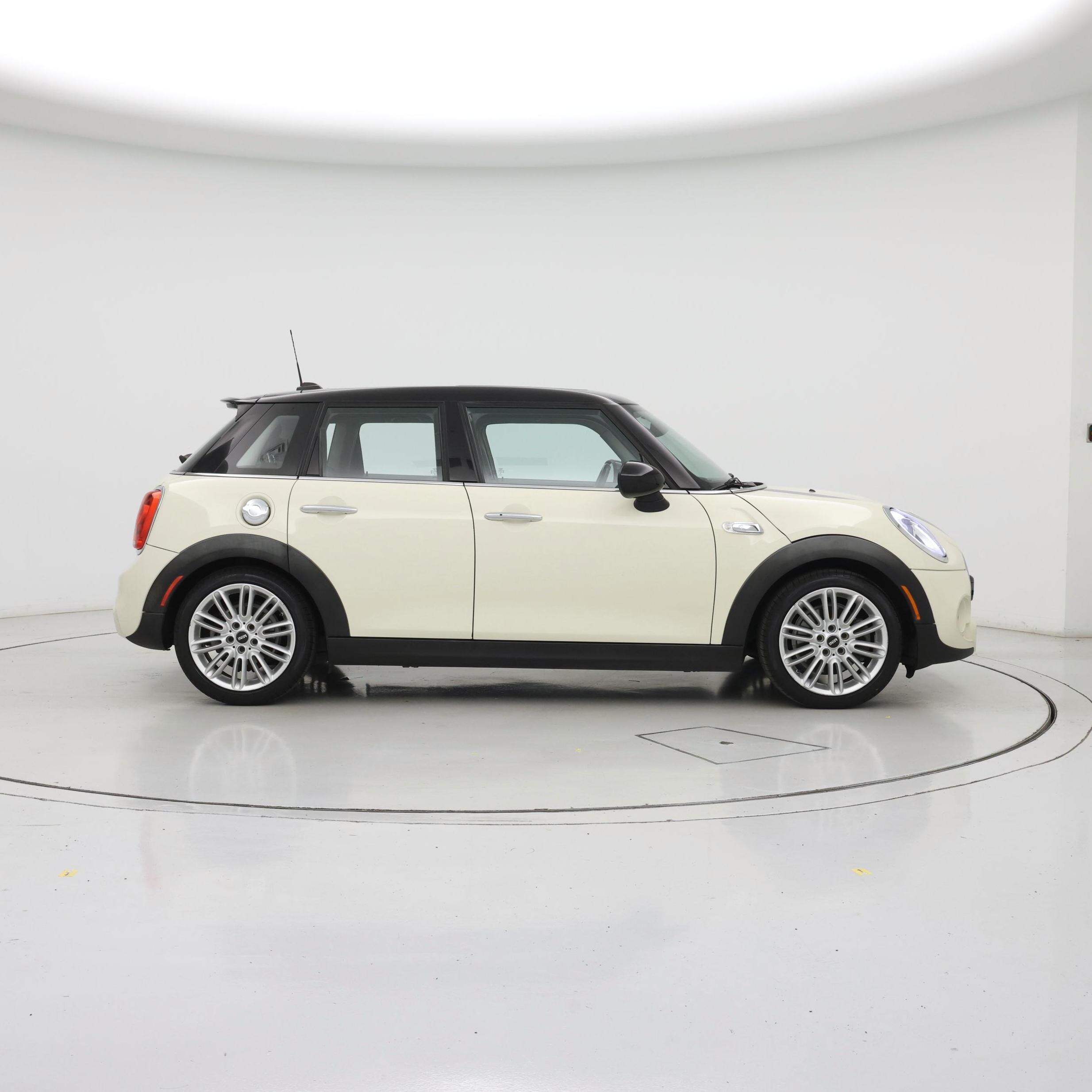Thumbnail: 2015 MINI Cooper Hardtop - 7
