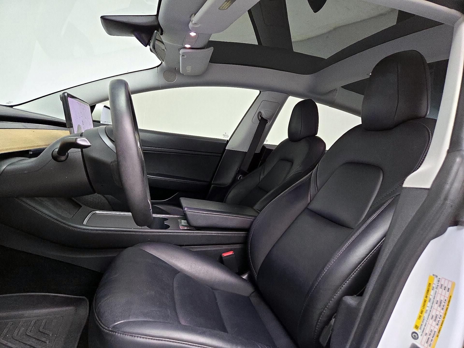 Thumbnail: 2021 Tesla Model 3 - 11