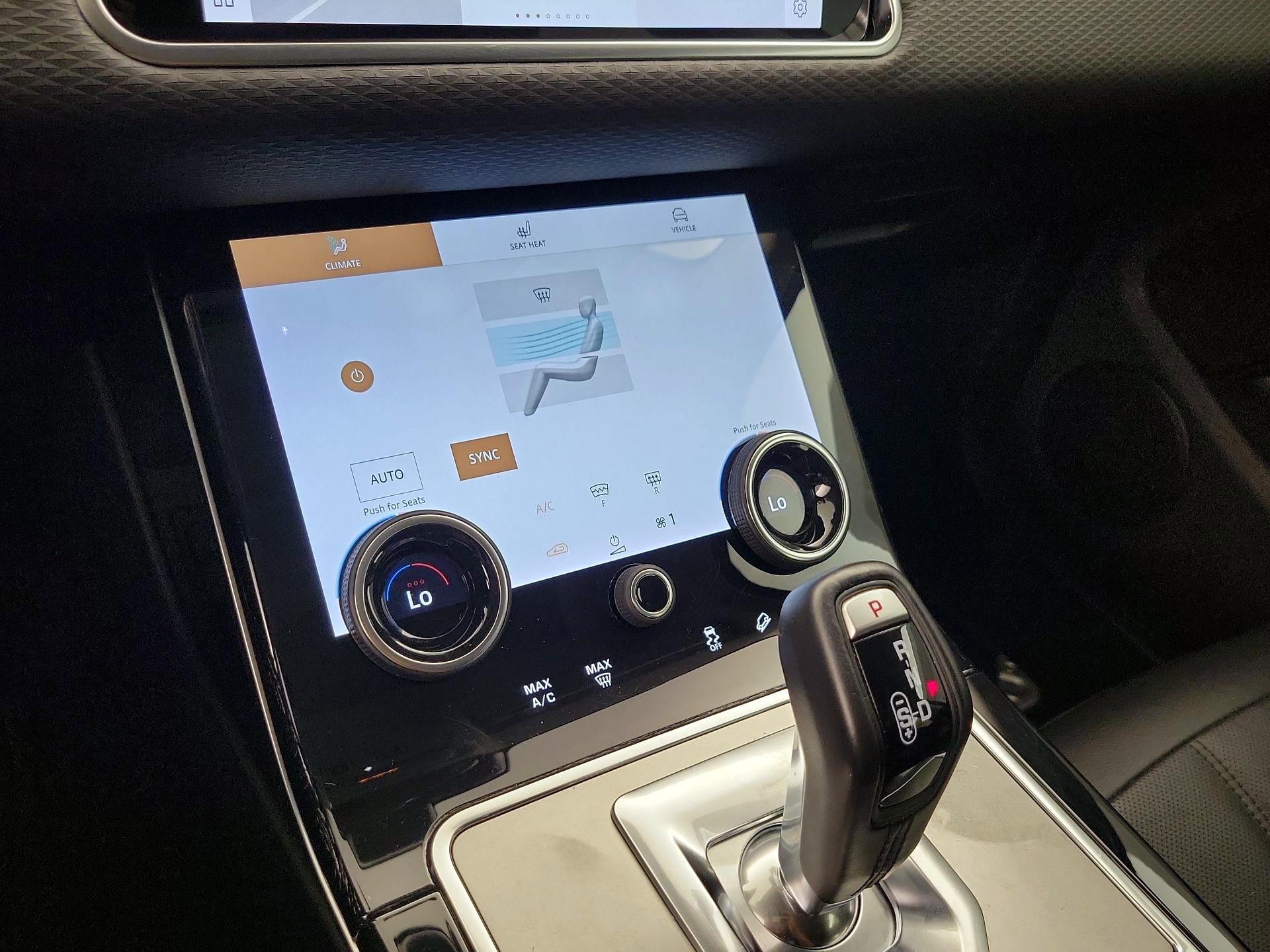 Thumbnail: 2022 Land Rover Range Rover Evoque - 17