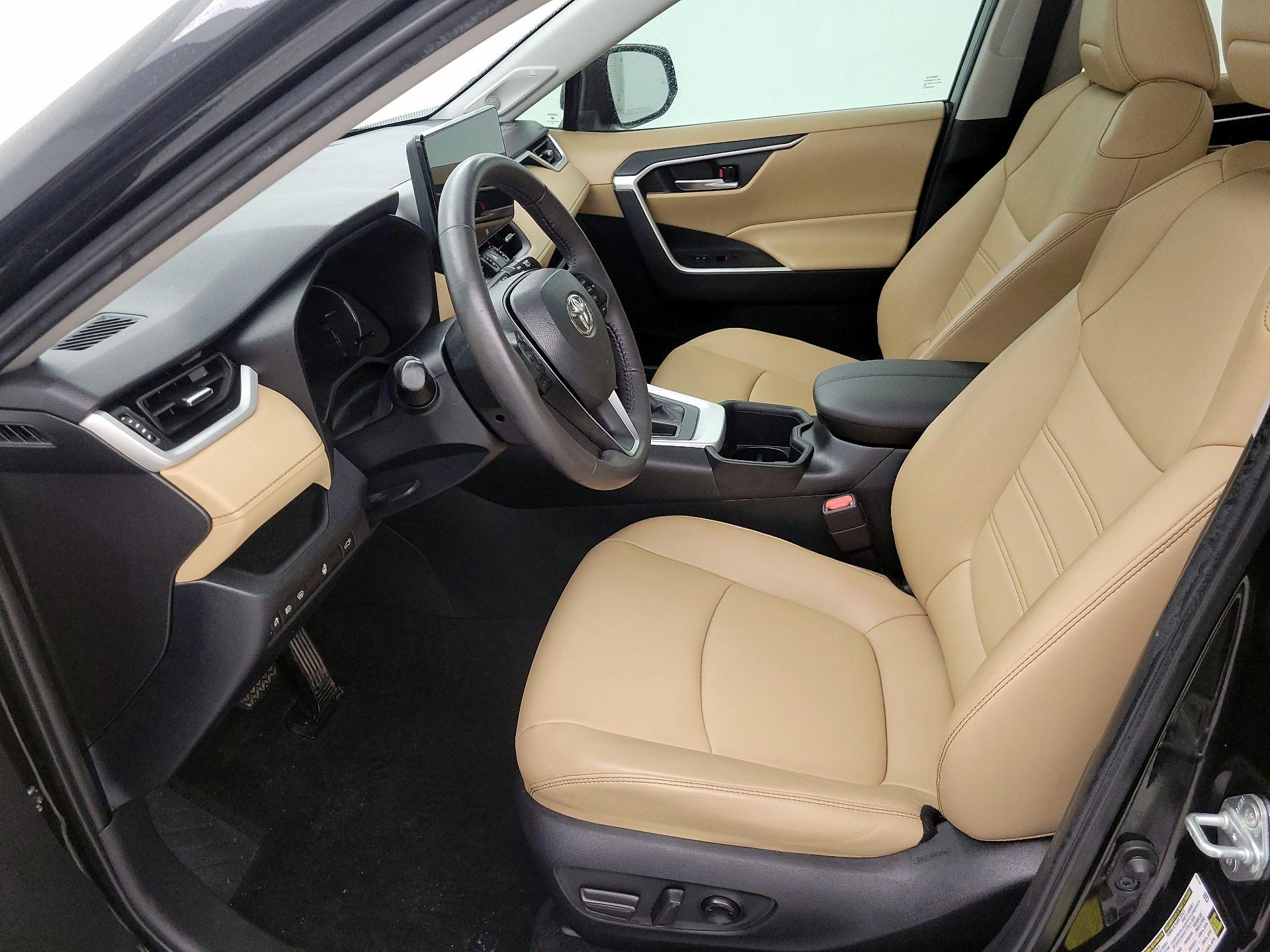 Thumbnail: 2023 Toyota RAV4 - 11