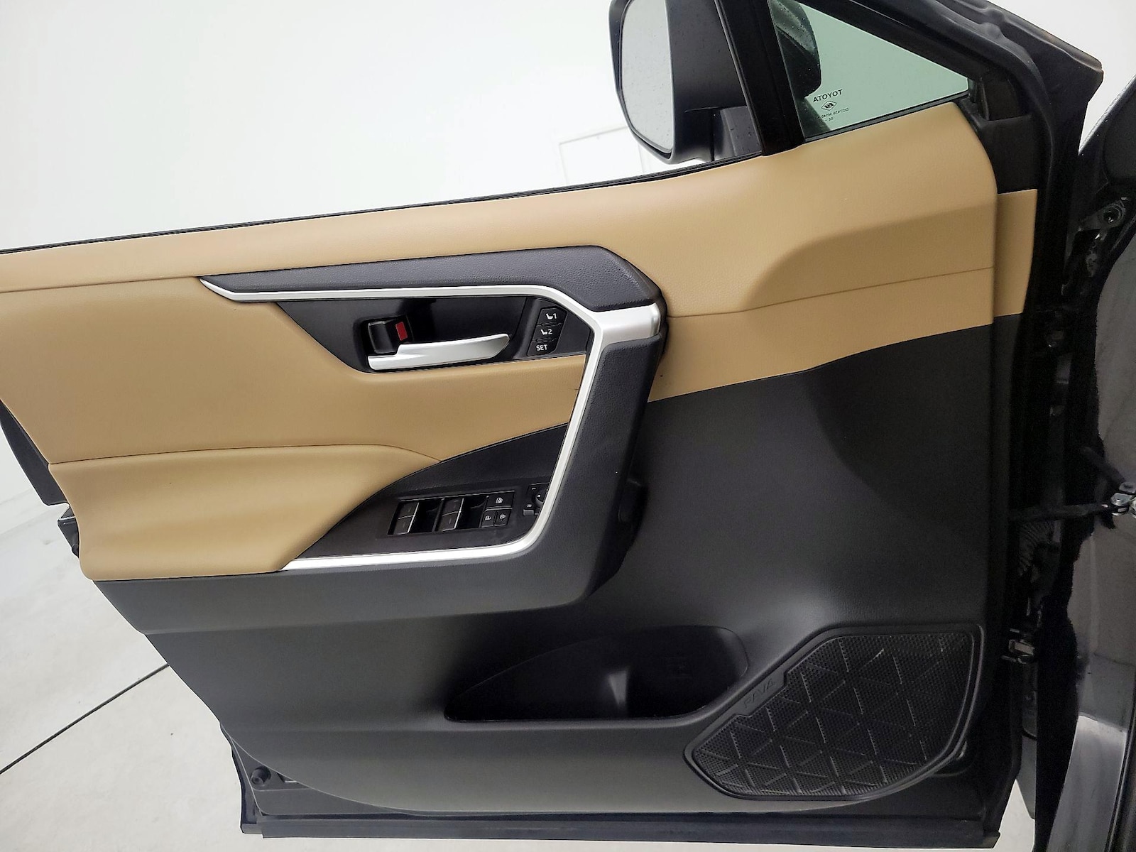 2023 Toyota RAV4 XLE Premium - Photo 13