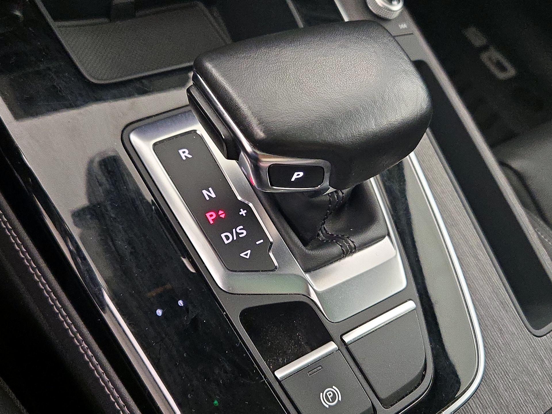Thumbnail: 2022 Audi Q5 - 17