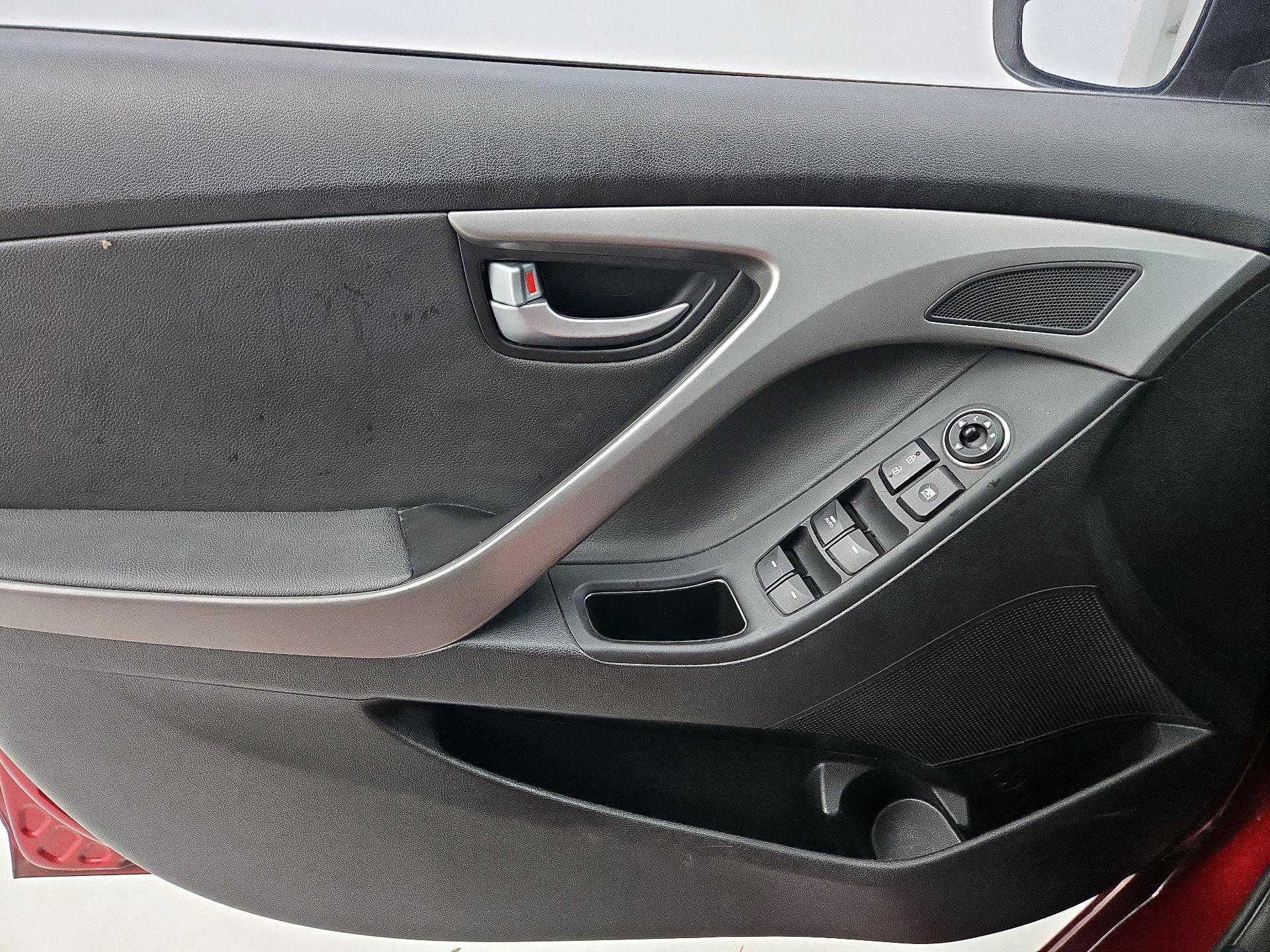 Thumbnail: 2016 Hyundai Elantra - 12