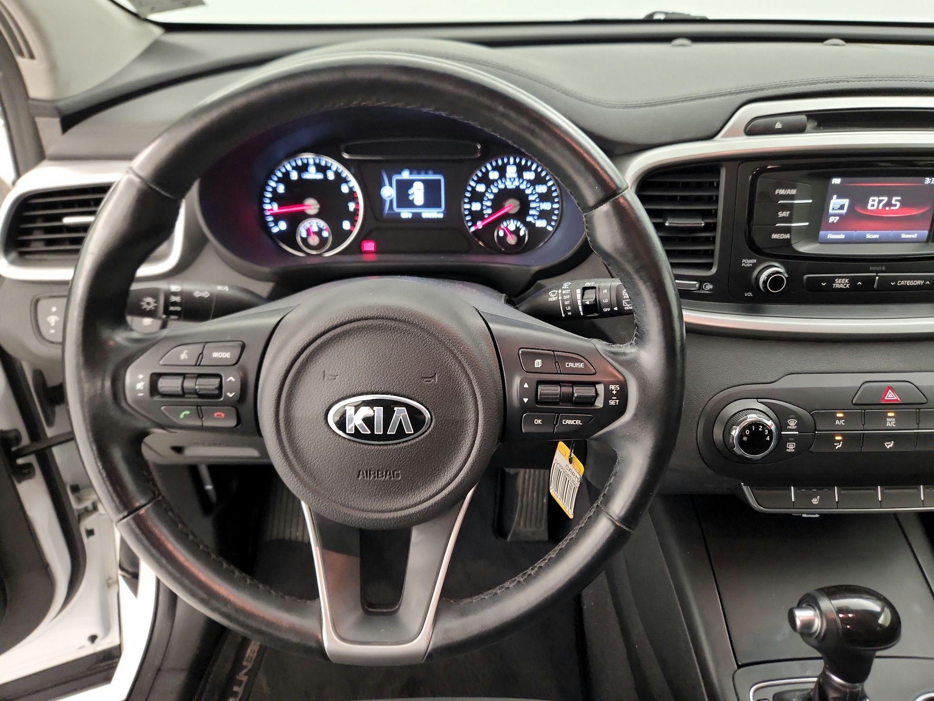 Thumbnail: 2016 Kia Sorento - 10