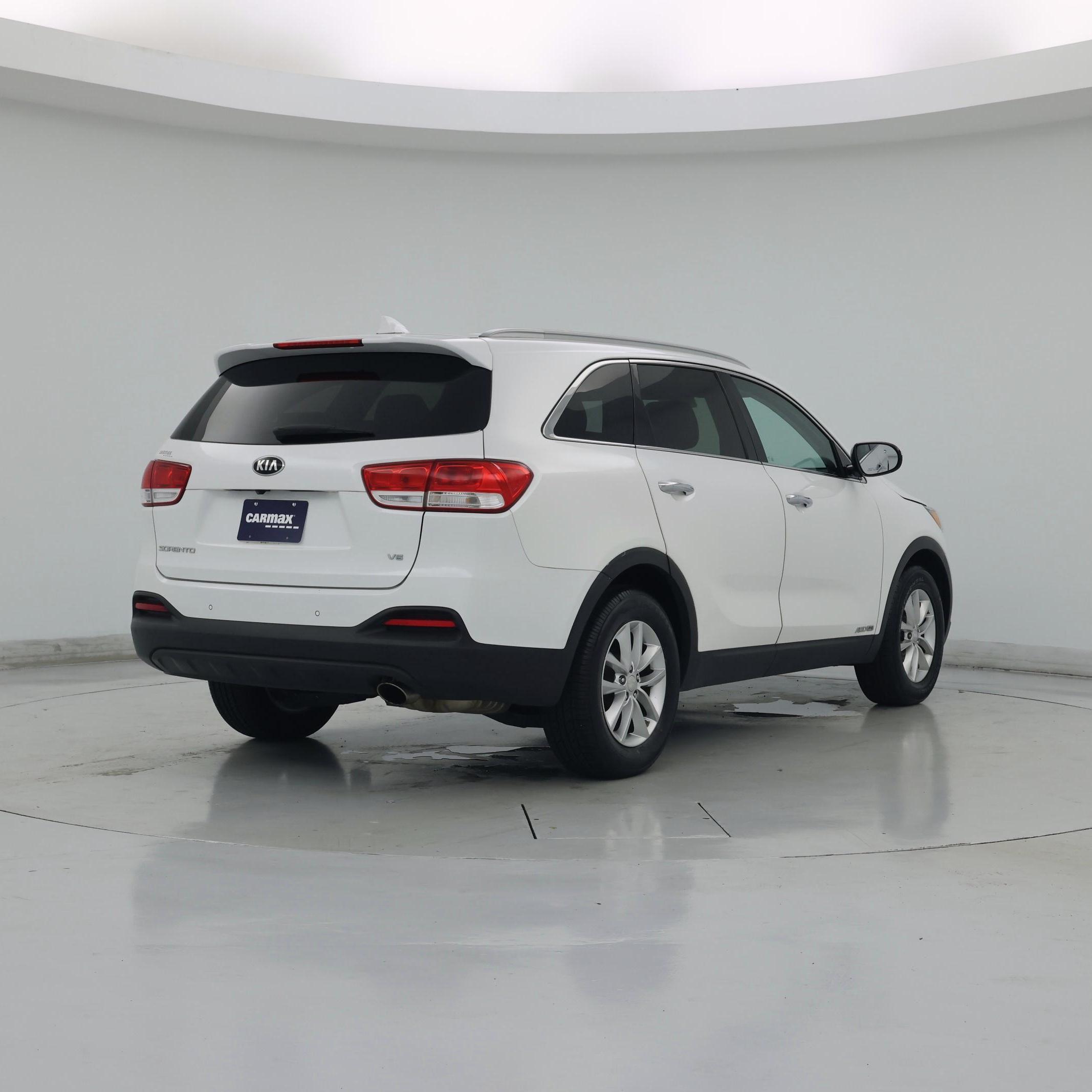 Thumbnail: 2016 Kia Sorento - 8