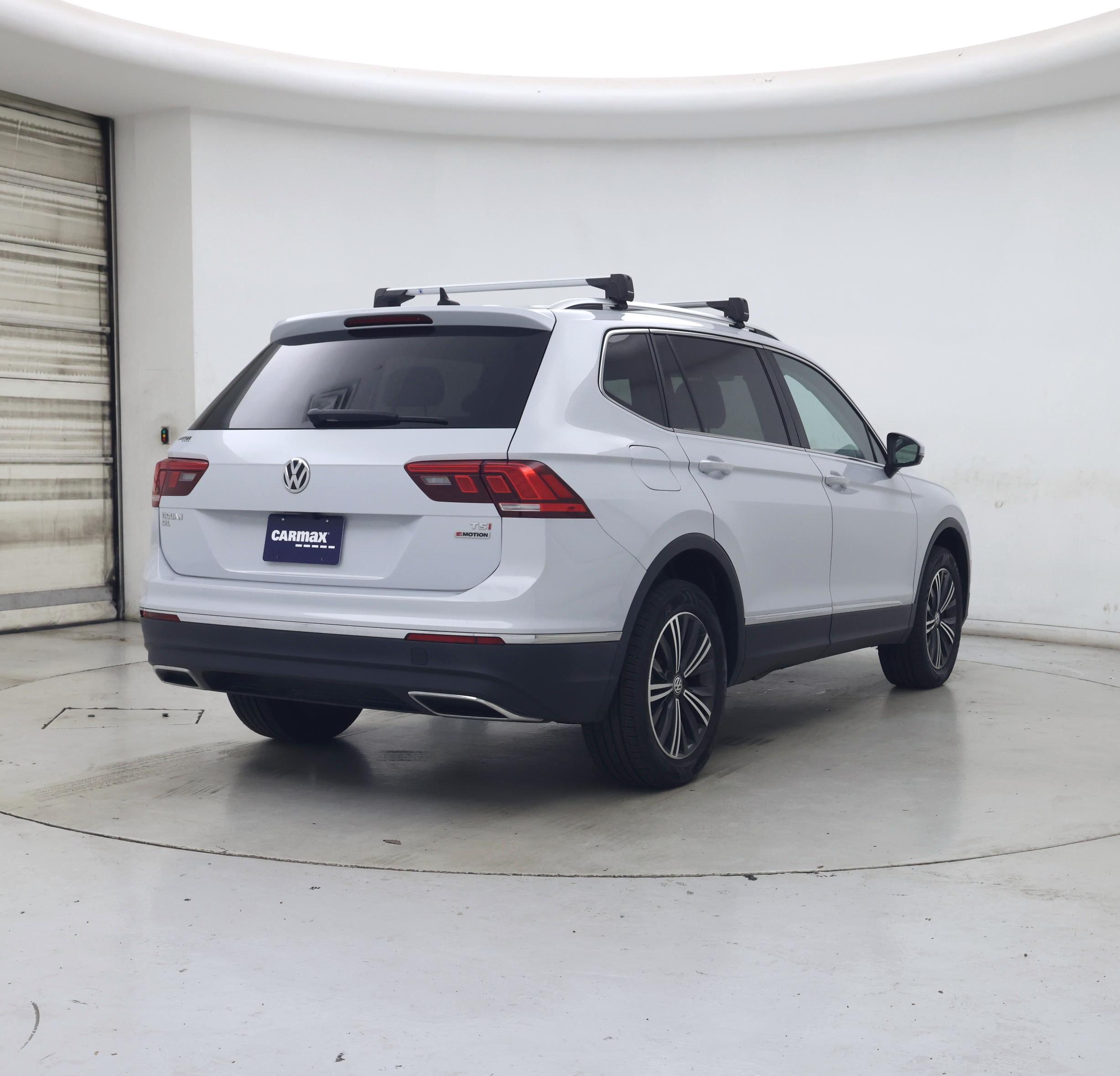 Thumbnail: 2018 Volkswagen Tiguan - 8