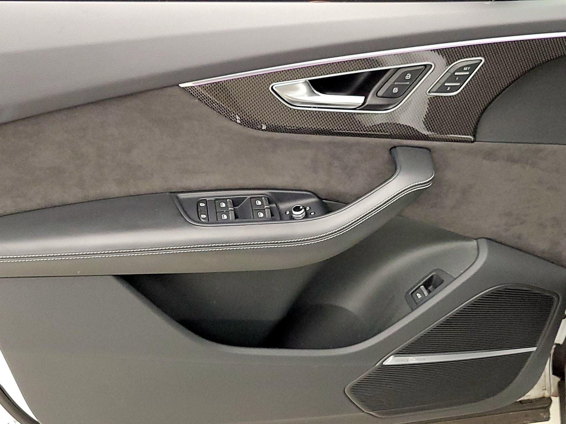 Thumbnail: 2021 Audi SQ7 - 12