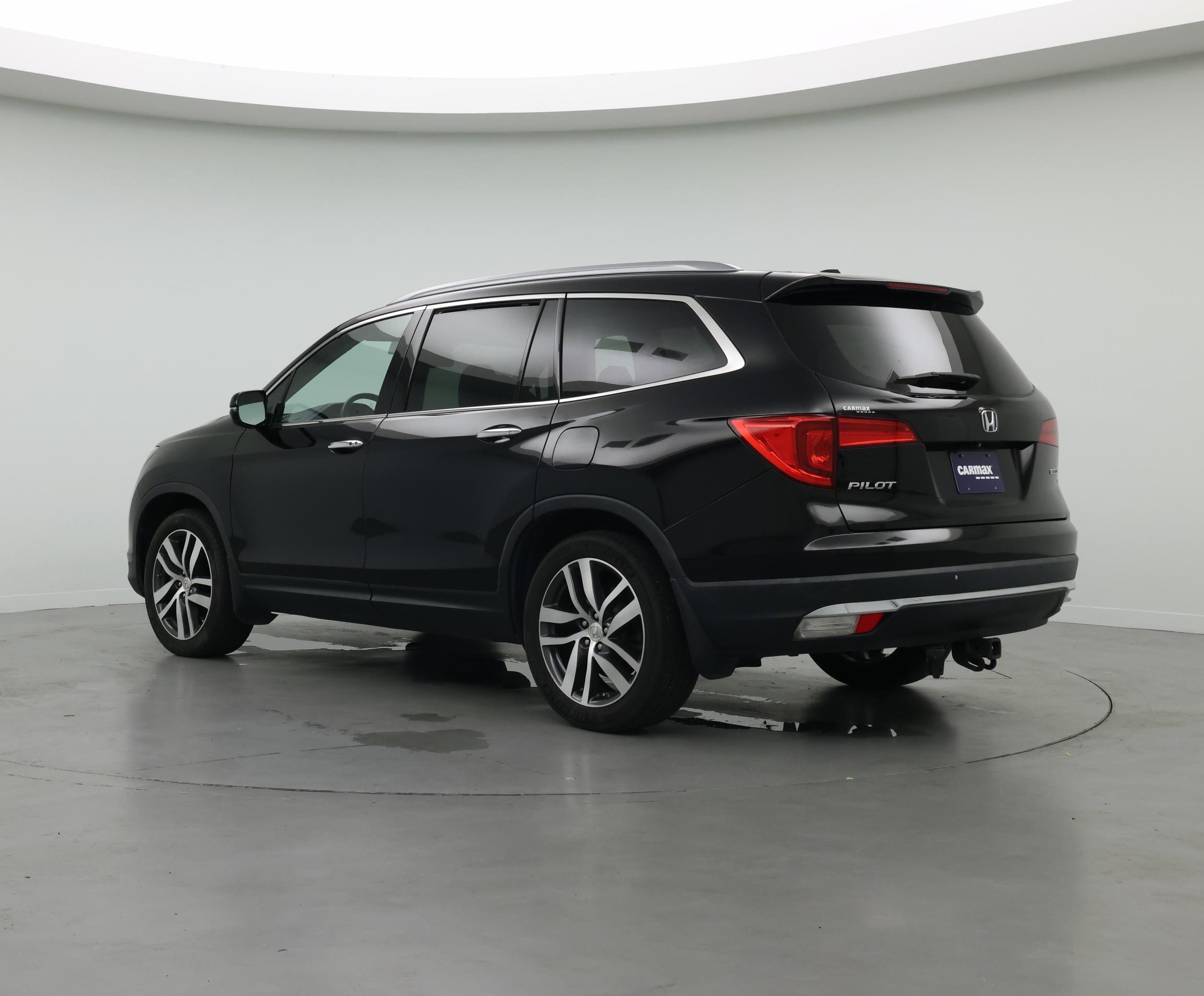 Thumbnail: 2017 Honda Pilot - 2