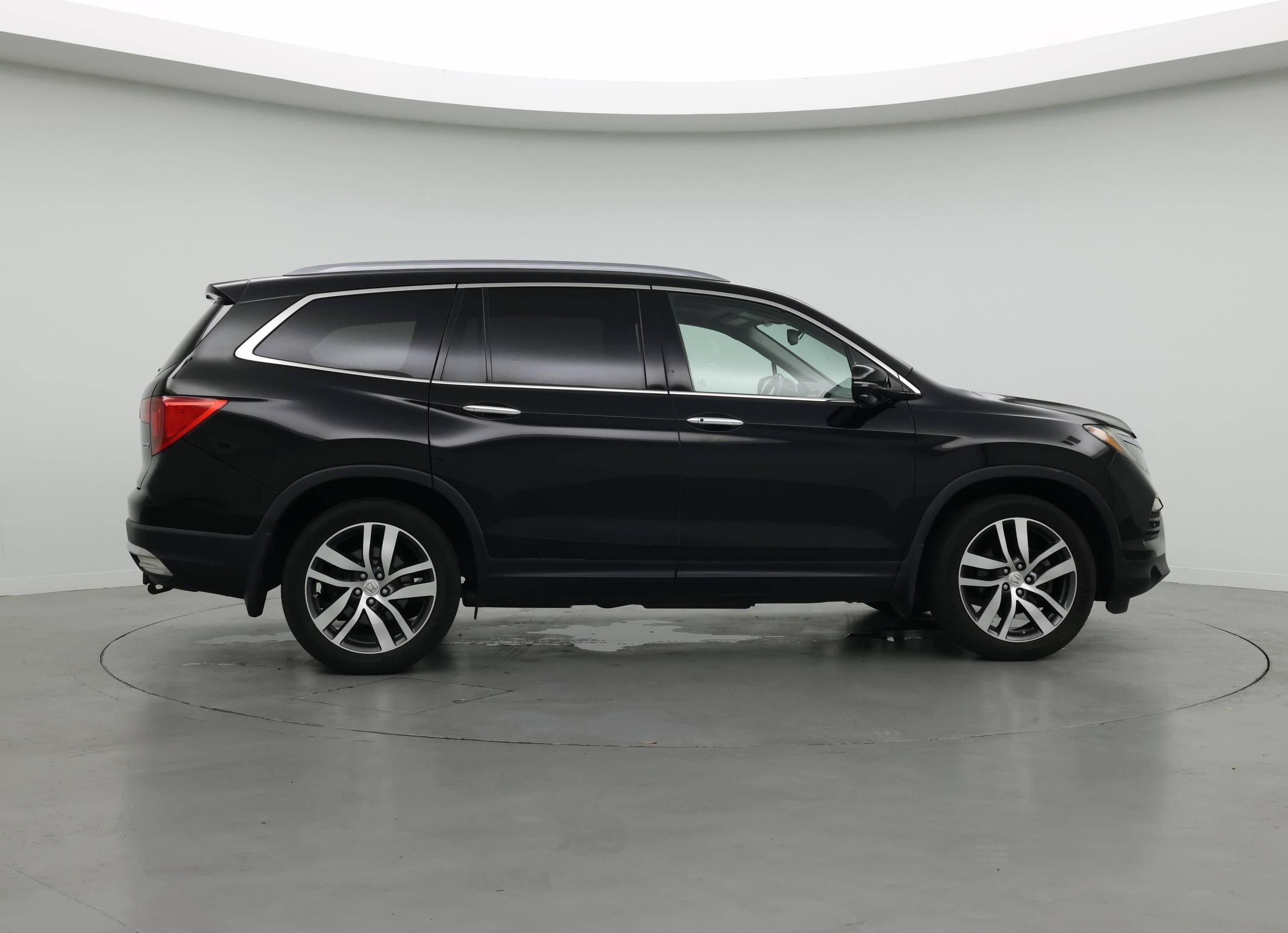 Thumbnail: 2017 Honda Pilot - 7