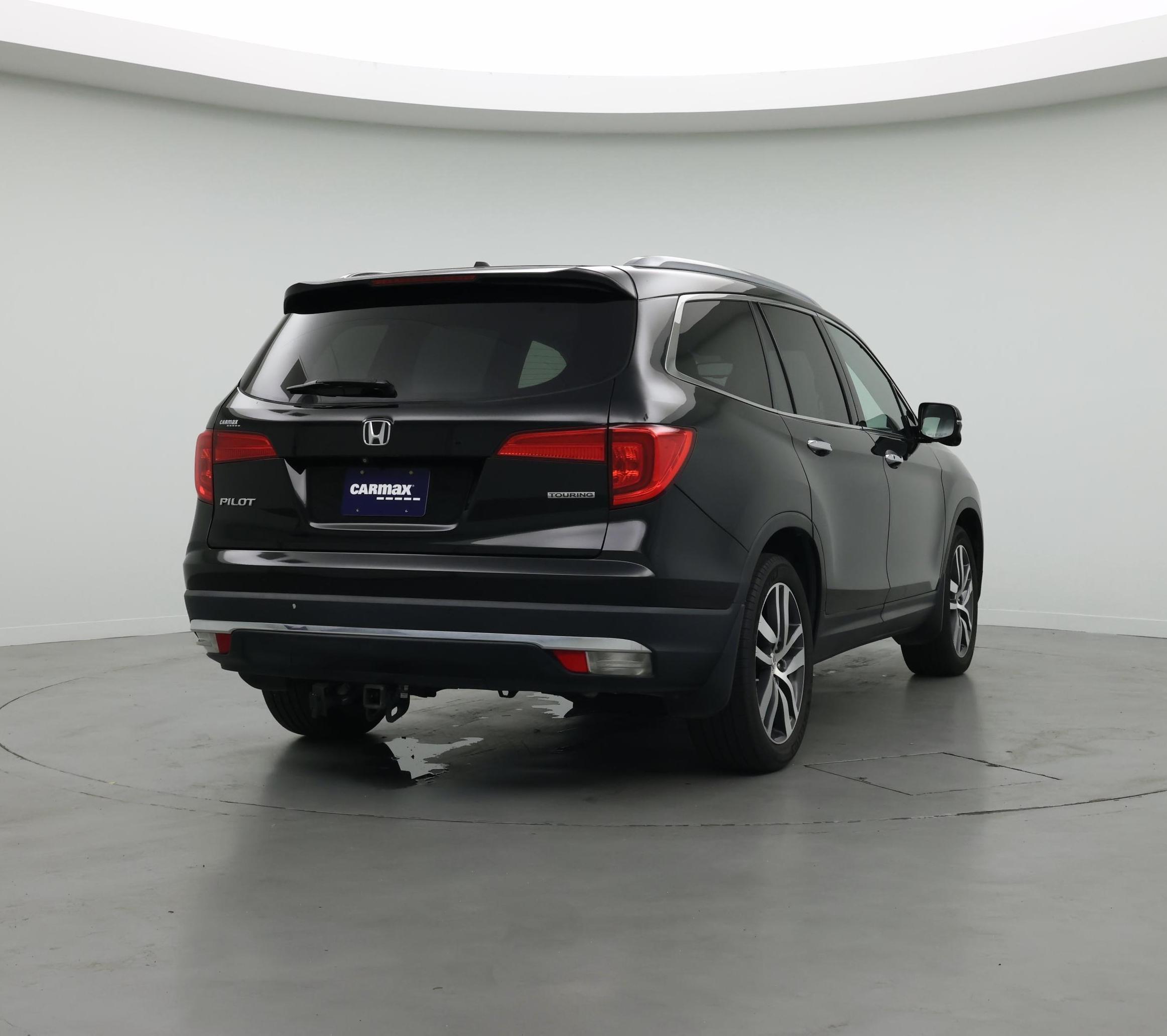 Thumbnail: 2017 Honda Pilot - 8