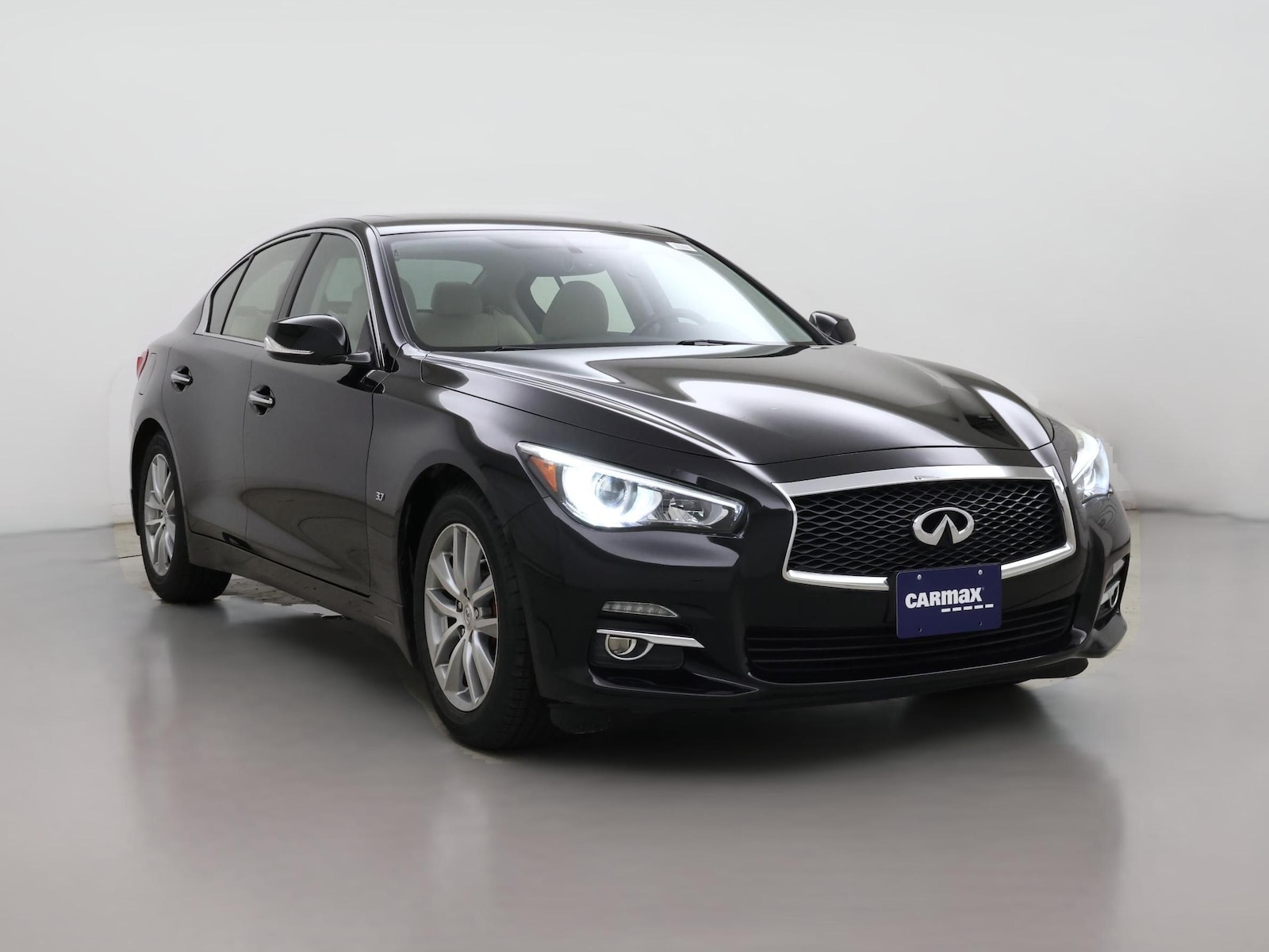 2015 INFINITI Q50