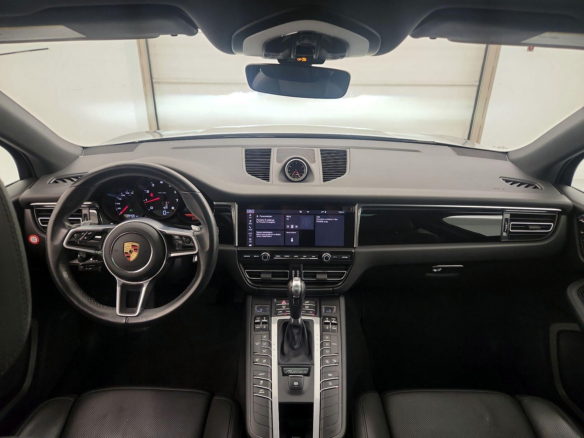 Thumbnail: 2021 Porsche Macan - 9