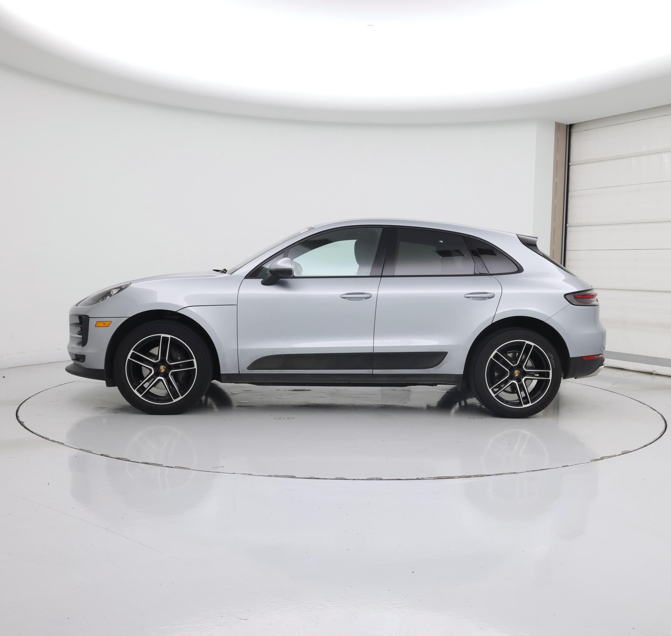 Thumbnail: 2021 Porsche Macan - 3