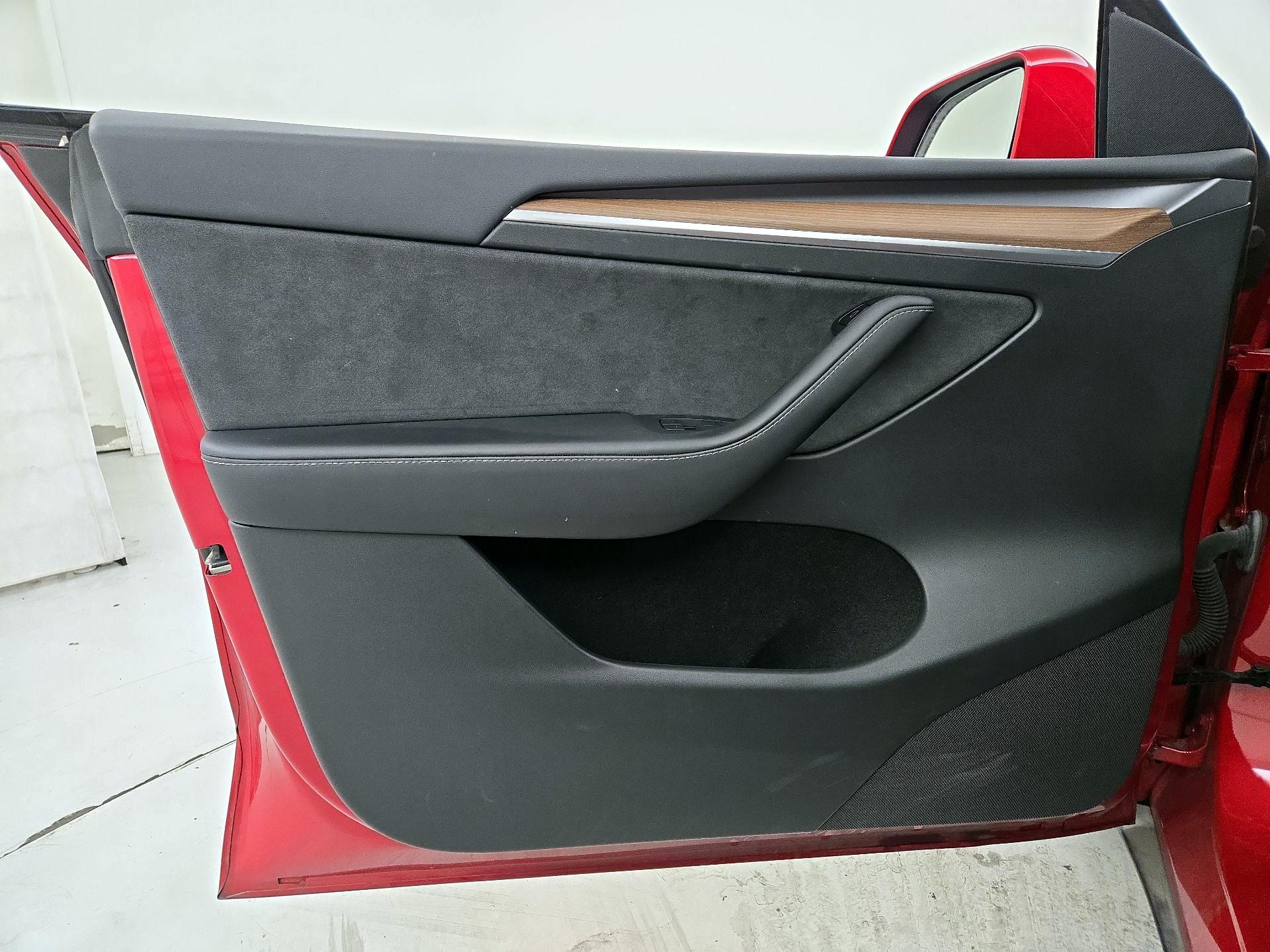 Thumbnail: 2023 Tesla Model Y - 12