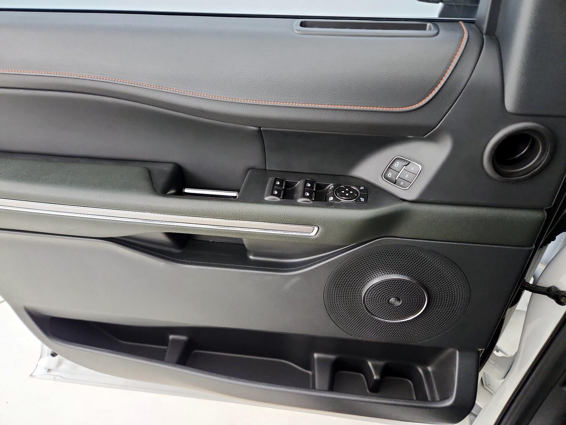 Thumbnail: 2022 Ford Expedition - 12