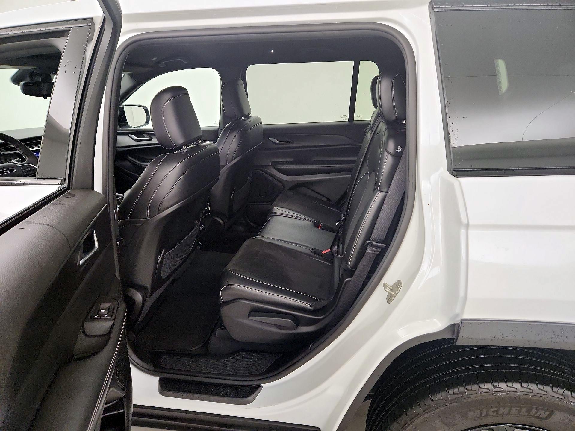 Thumbnail: 2024 Jeep Grand Cherokee L - 19