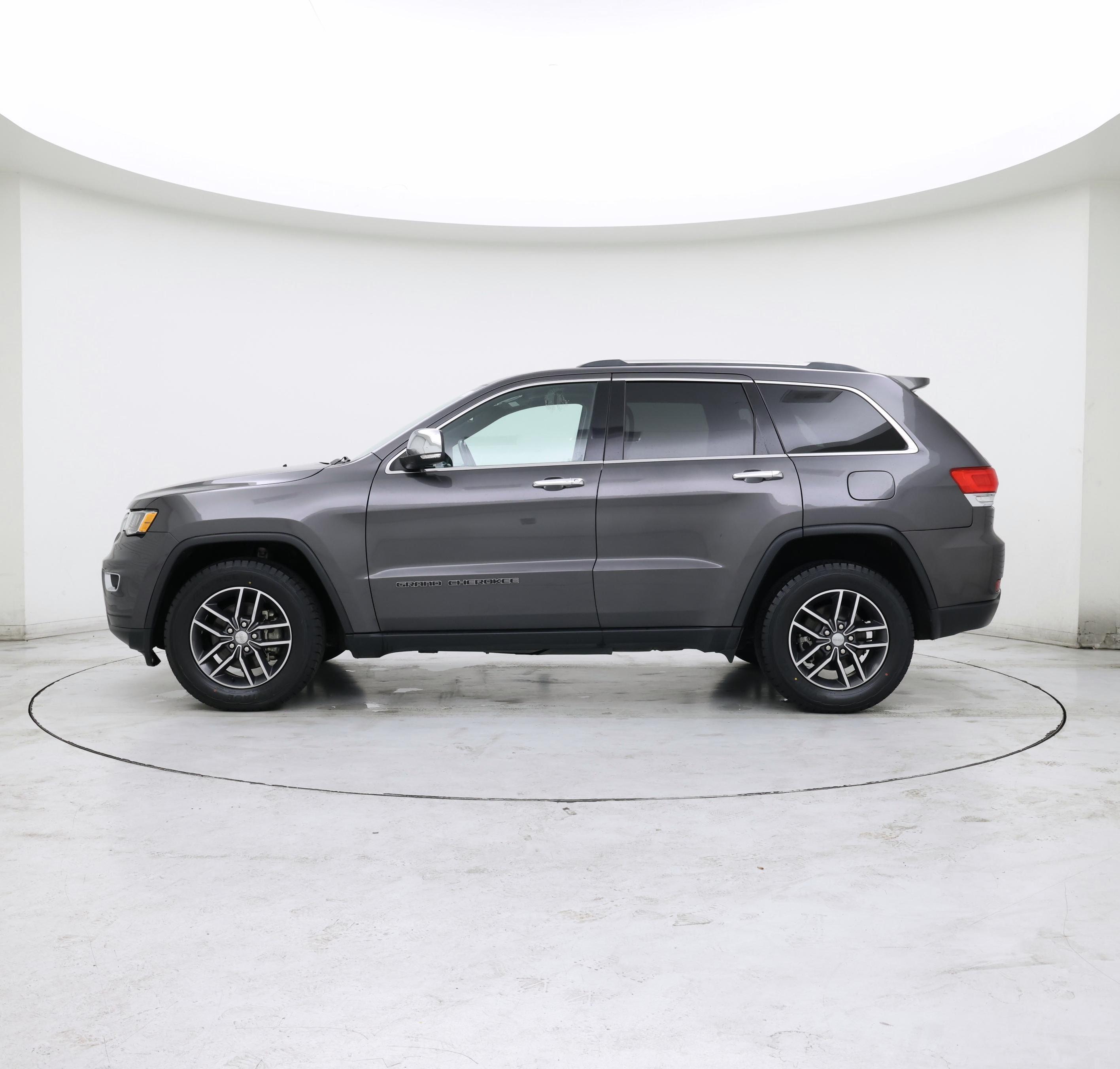 Thumbnail: 2018 Jeep Grand Cherokee - 3