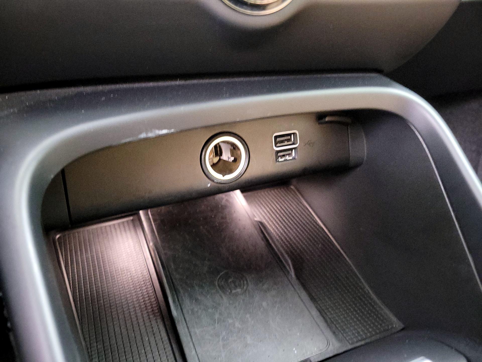 Thumbnail: 2019 Volvo XC40 - 19