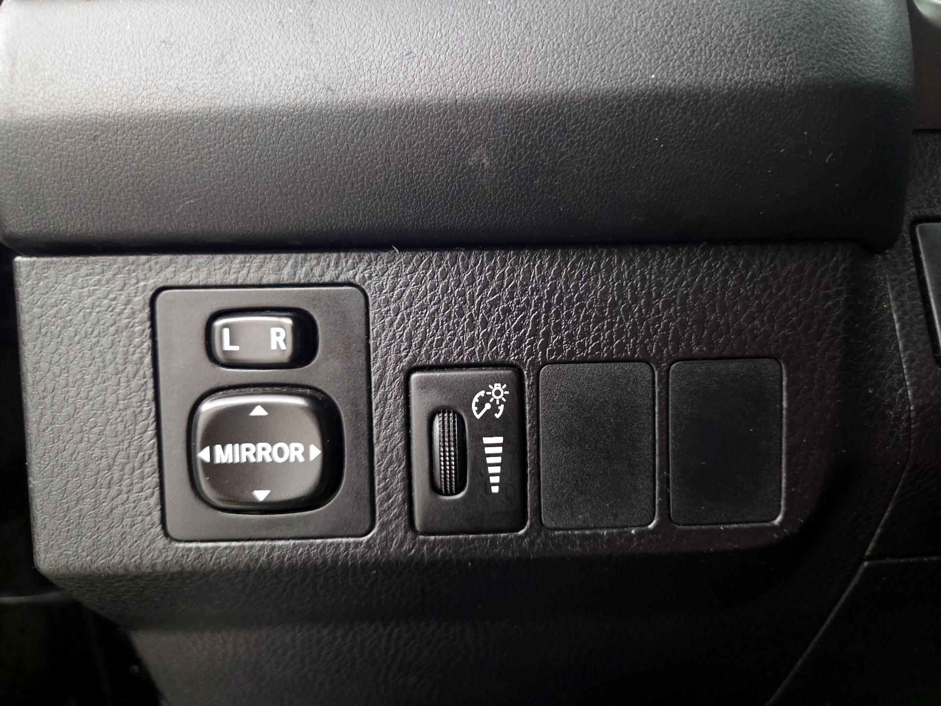 Thumbnail: 2016 Toyota RAV4 - 13