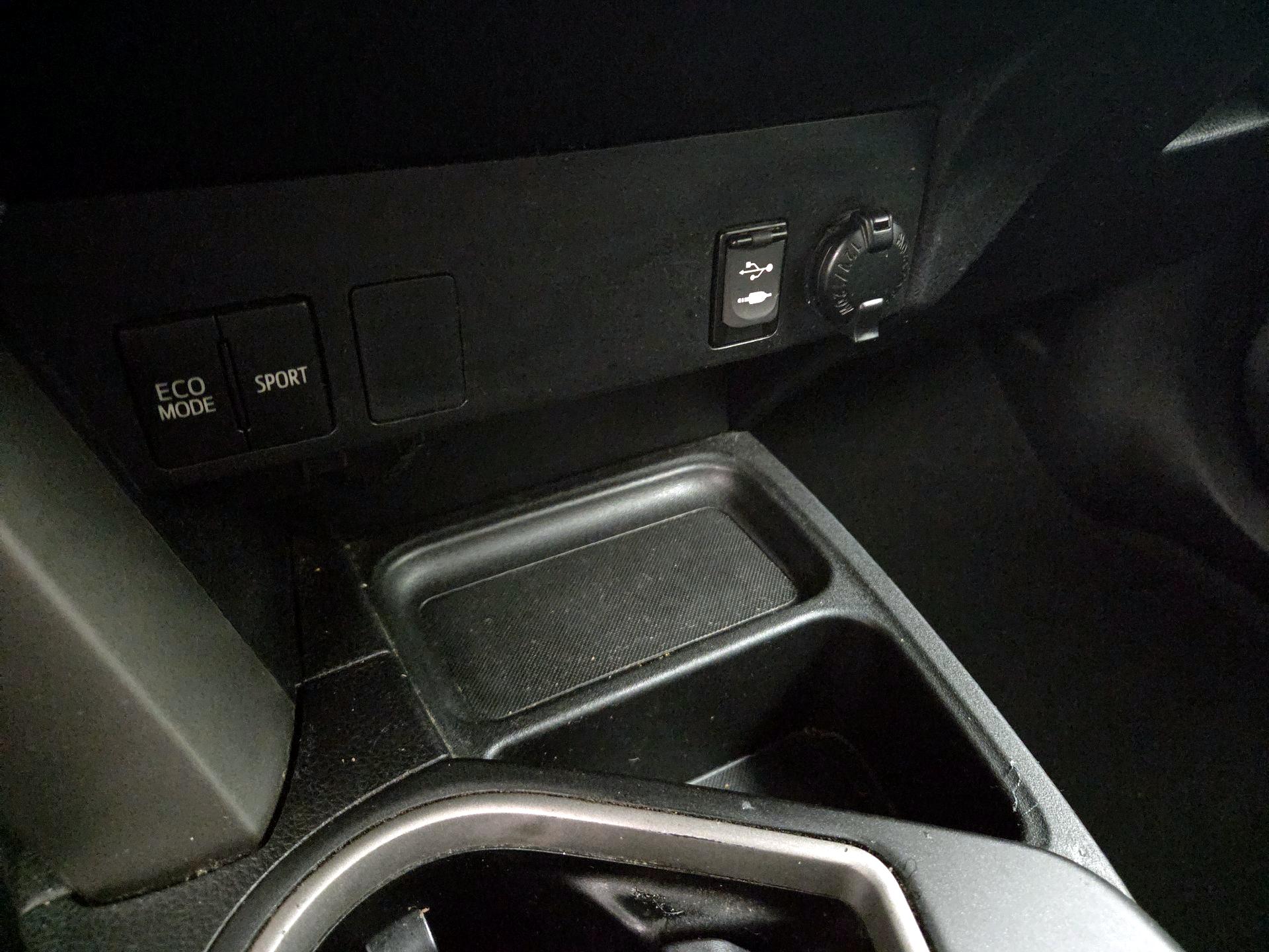 Thumbnail: 2016 Toyota RAV4 - 18