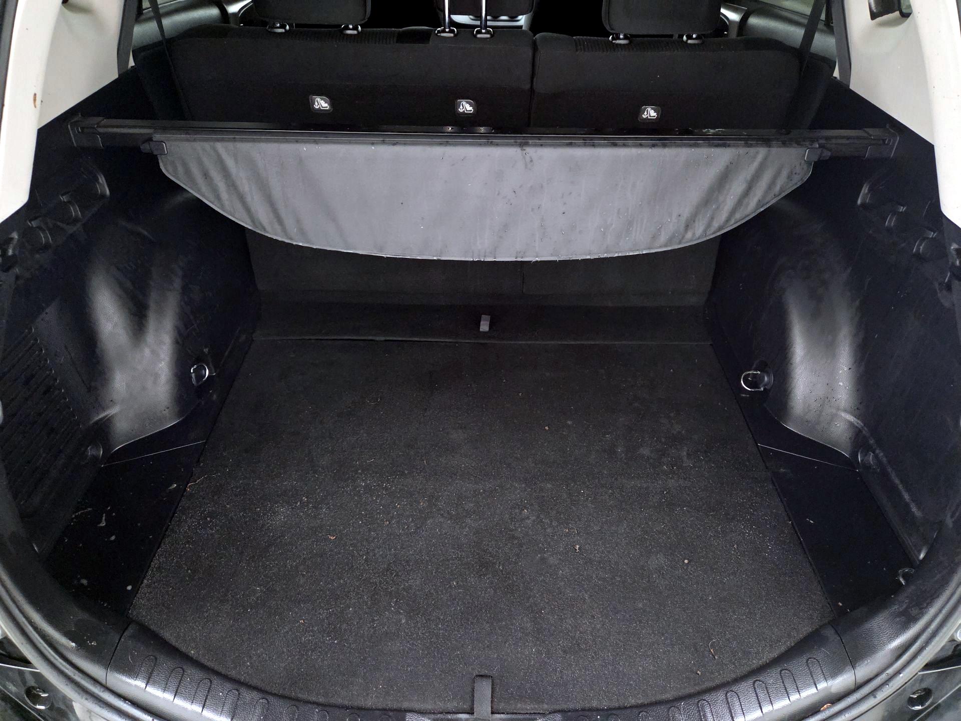 Thumbnail: 2016 Toyota RAV4 - 20