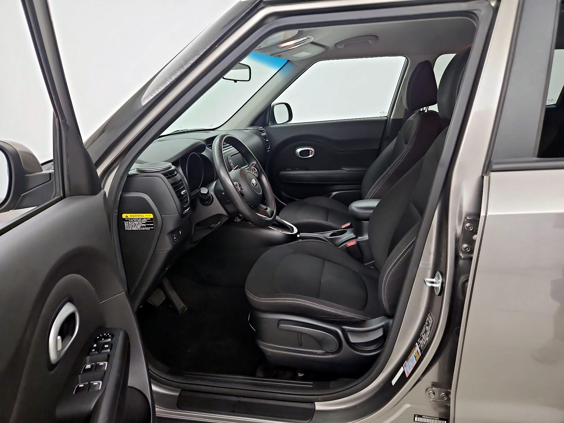 Thumbnail: 2018 Kia Soul - 11