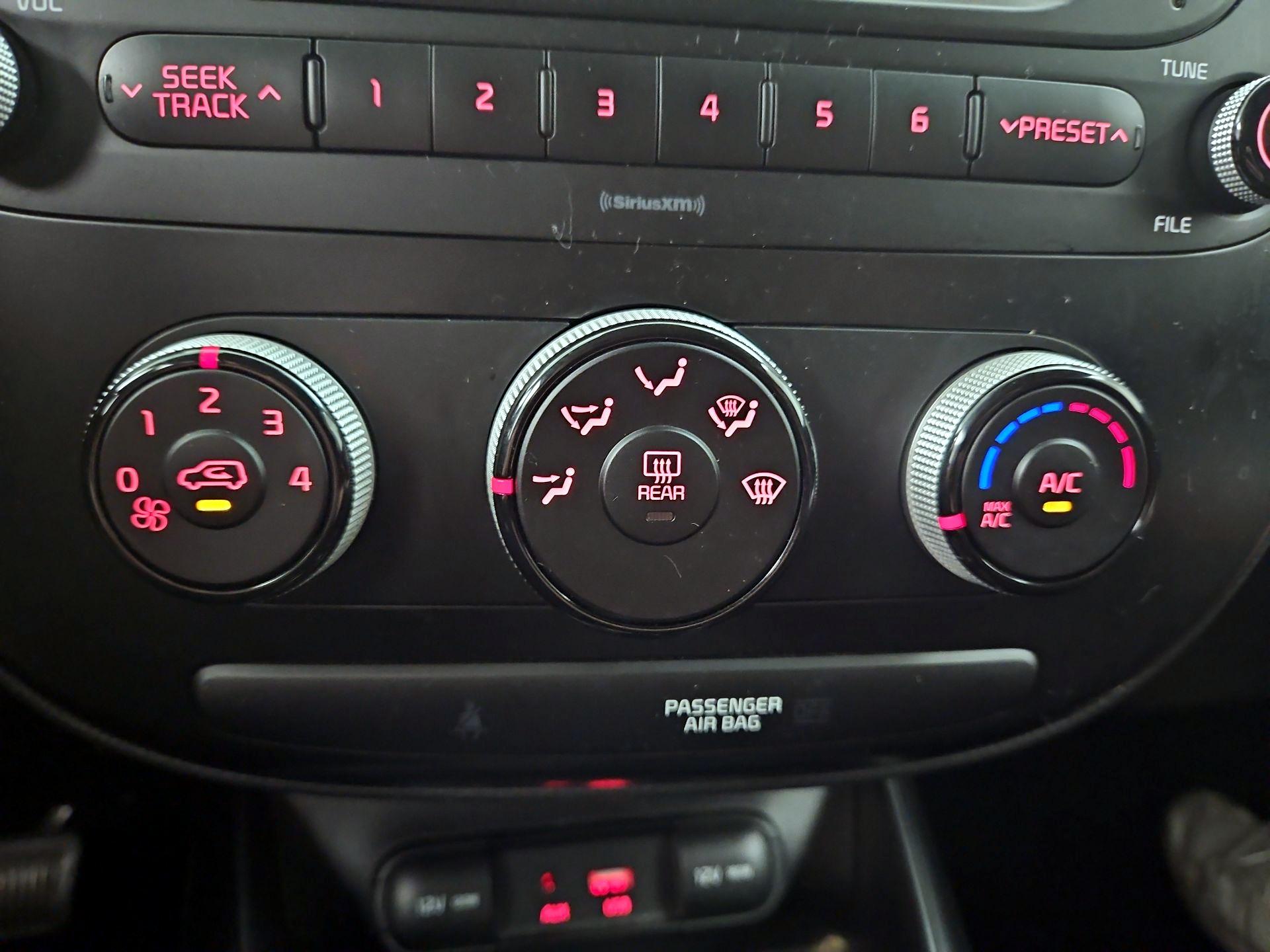 Thumbnail: 2018 Kia Soul - 15