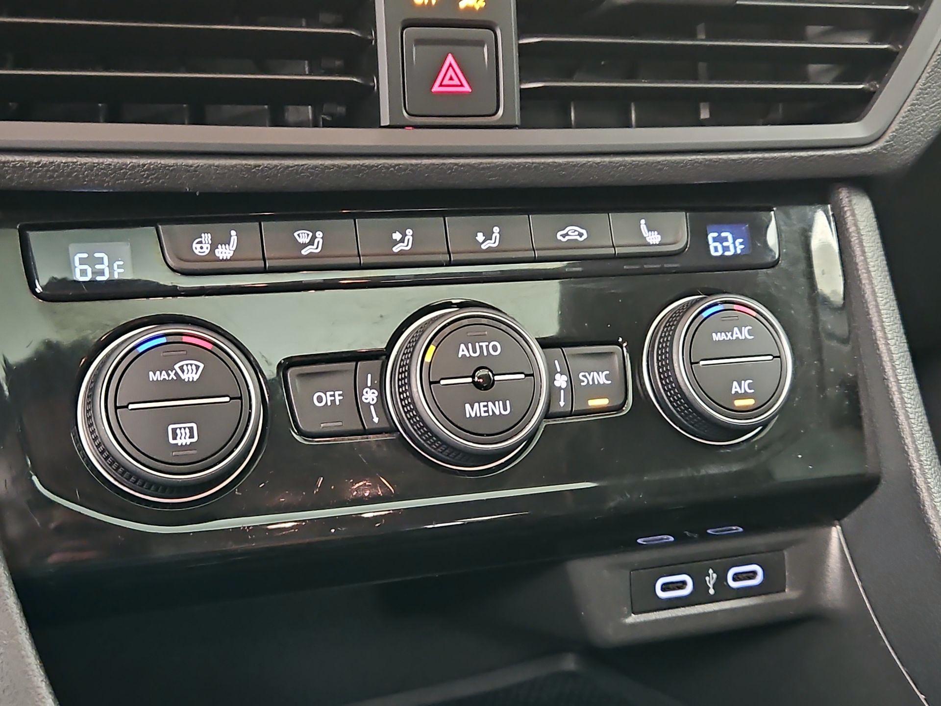 Thumbnail: 2020 Volkswagen Jetta - 16