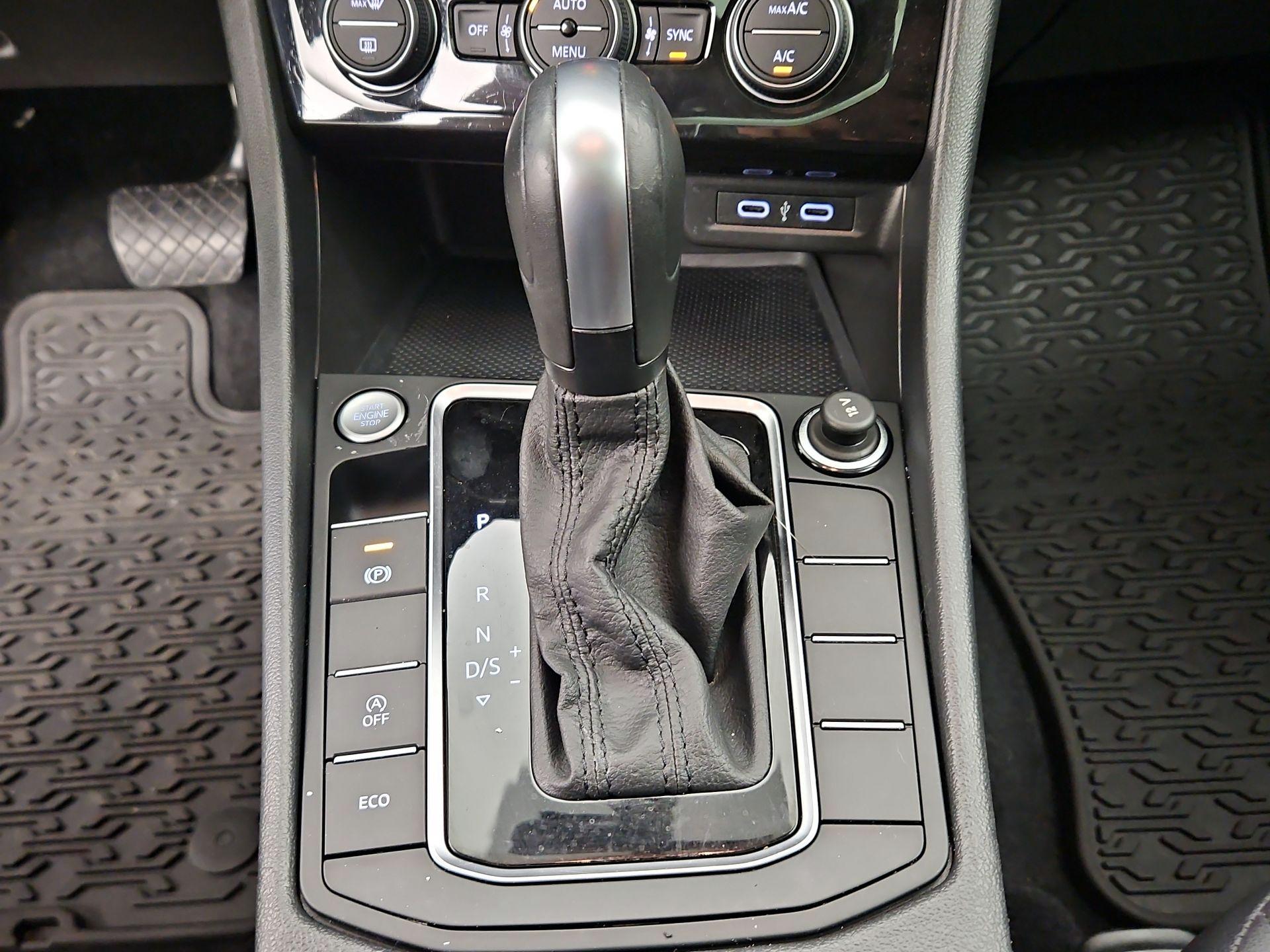 Thumbnail: 2020 Volkswagen Jetta - 17