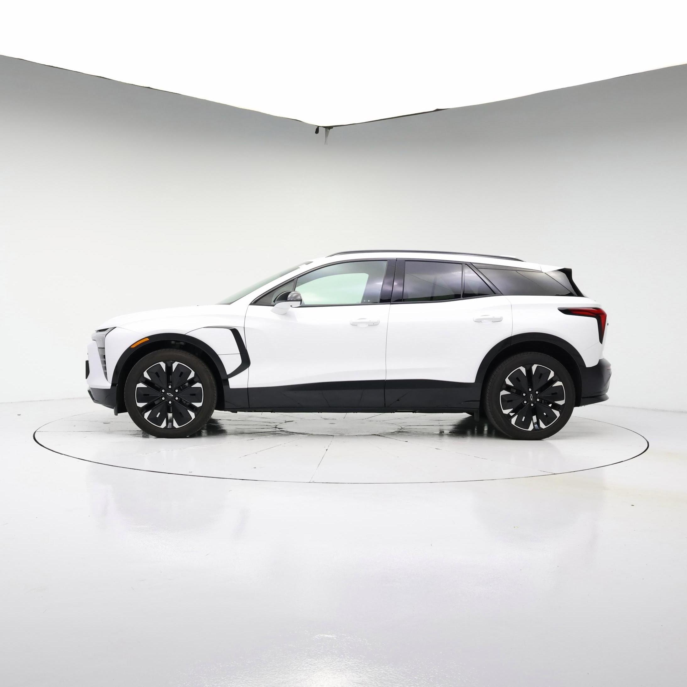Thumbnail: 2024 Chevrolet Blazer EV - 3