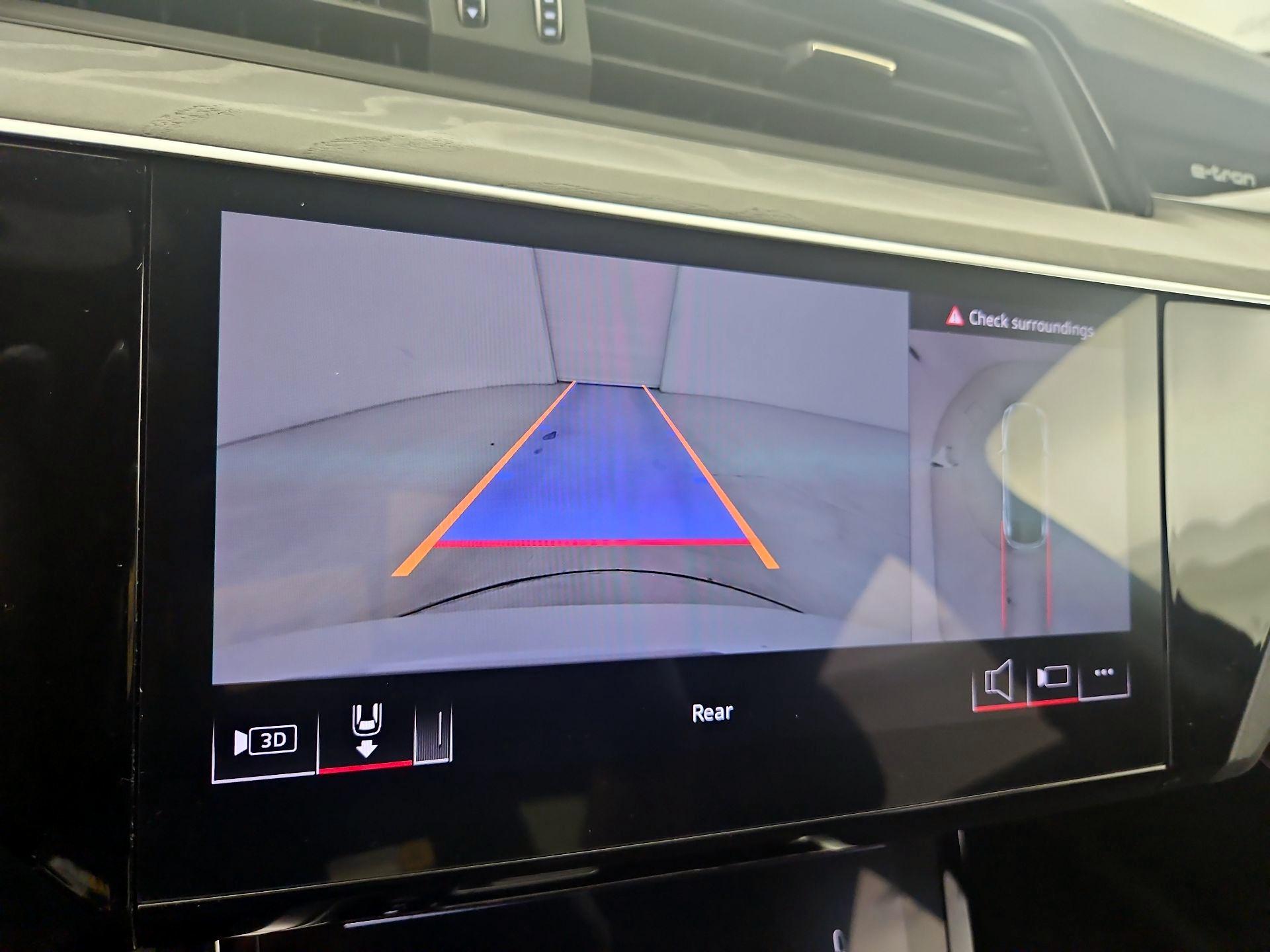 Thumbnail: 2024 Audi Q8 e-tron - 15