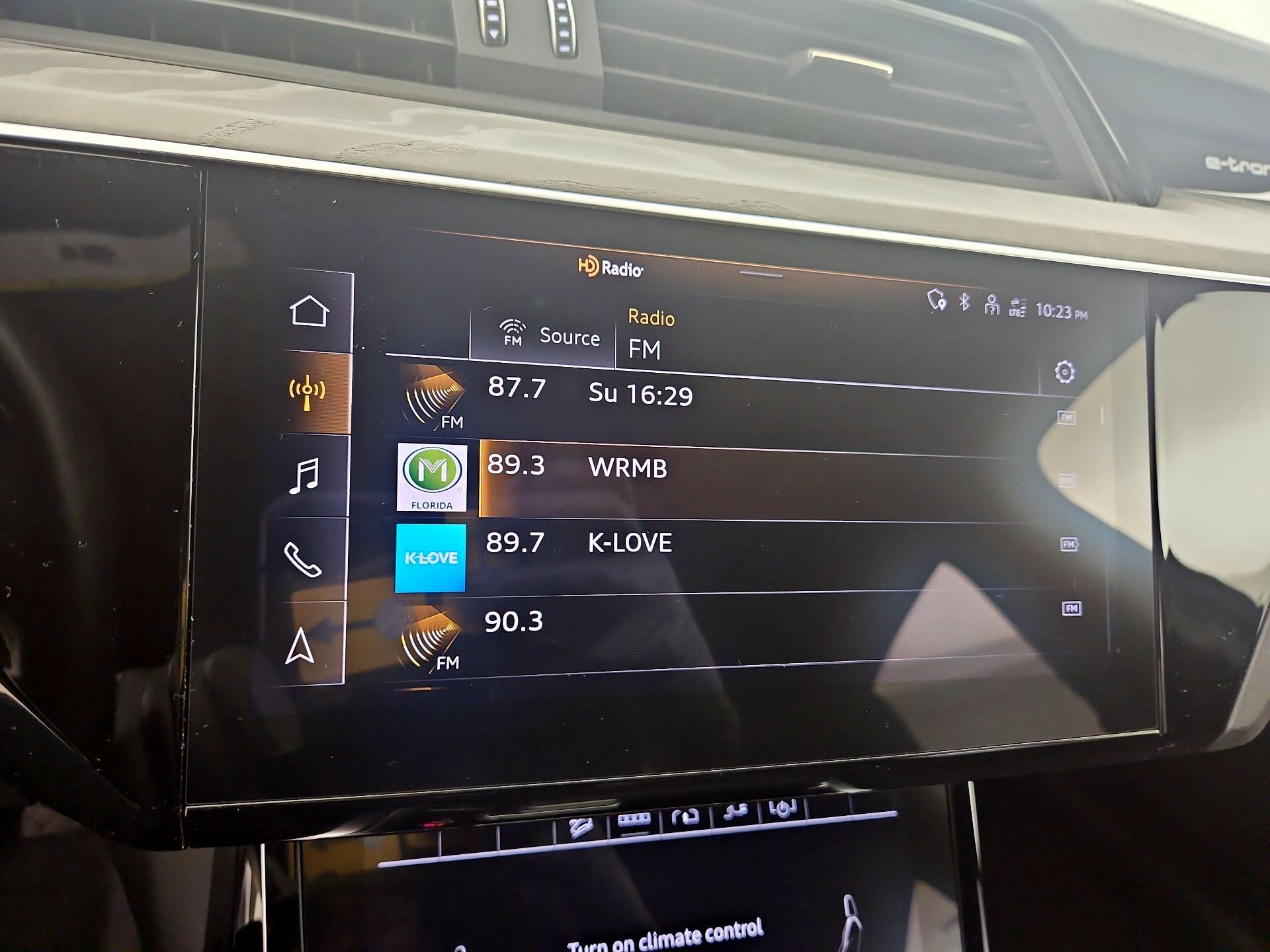 Thumbnail: 2024 Audi Q8 e-tron - 16