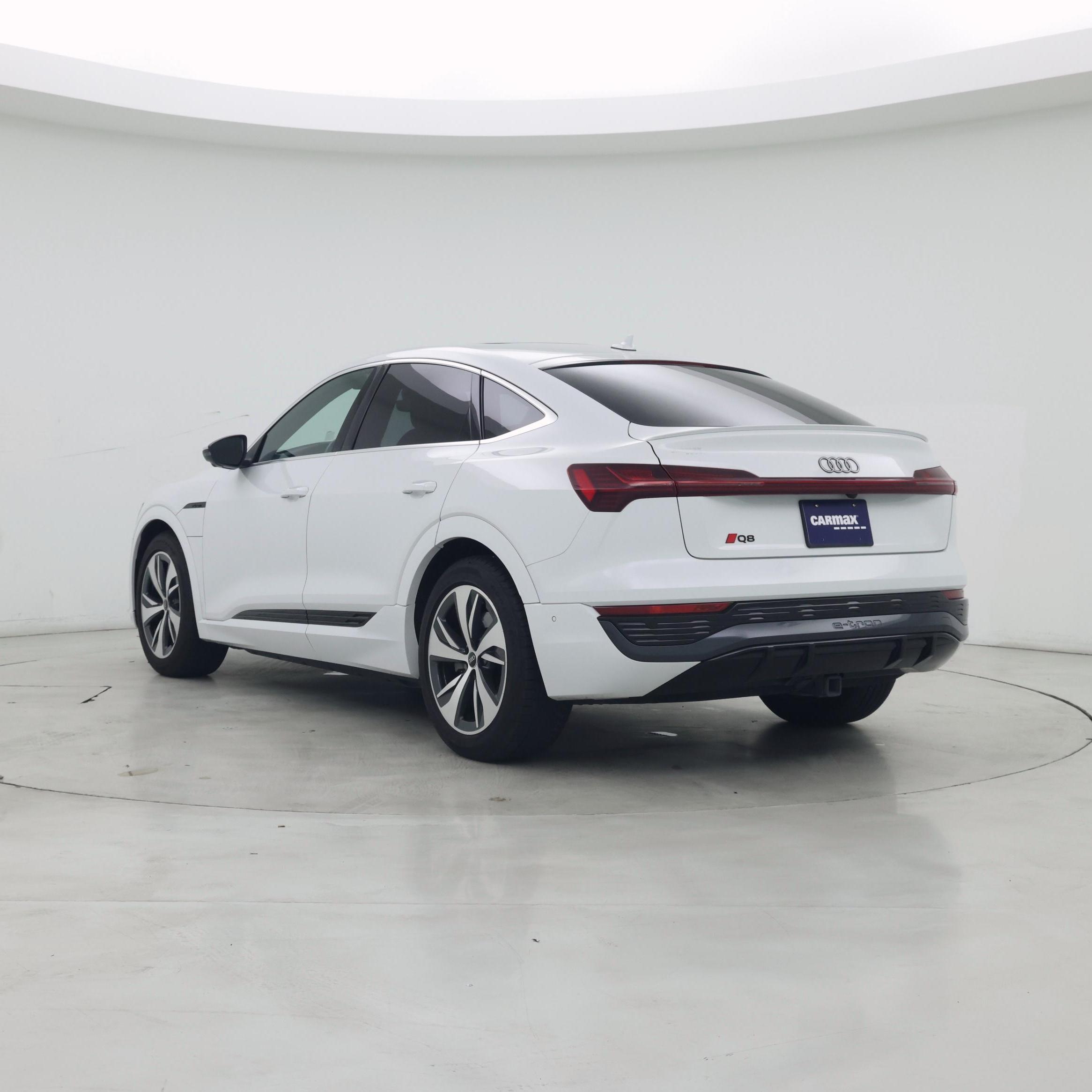 Thumbnail: 2024 Audi Q8 e-tron - 2