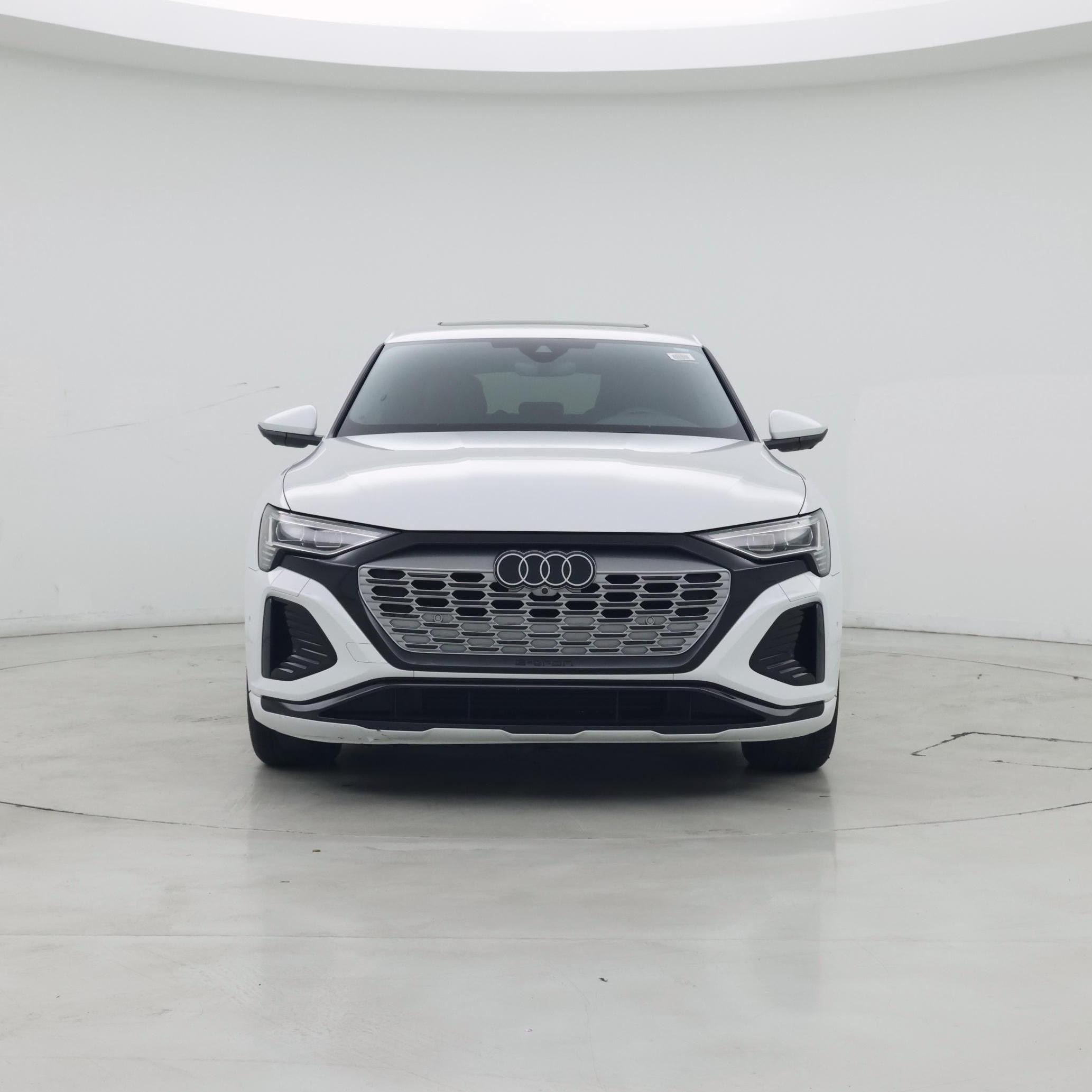 Thumbnail: 2024 Audi Q8 e-tron - 5