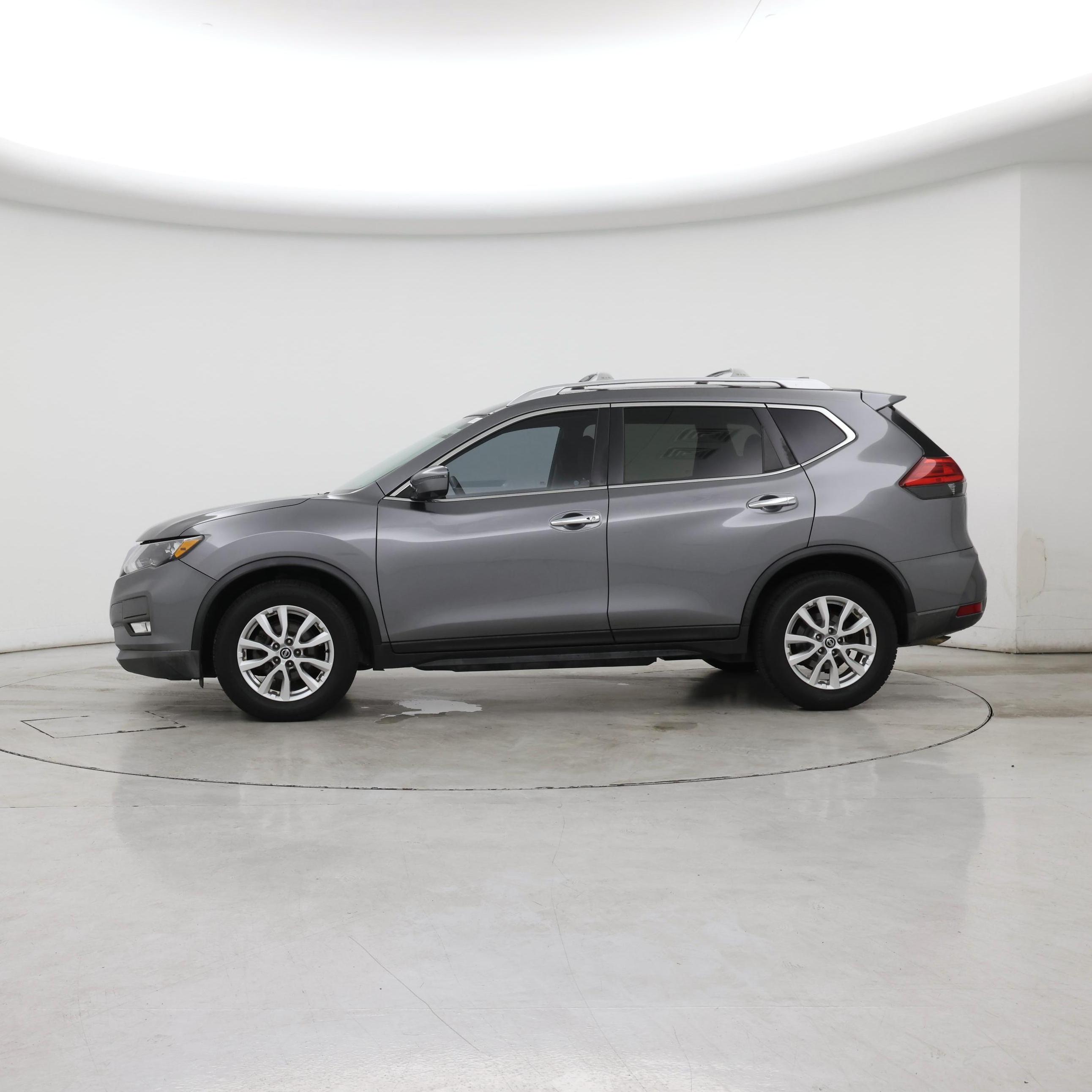 Thumbnail: 2017 Nissan Rogue - 3