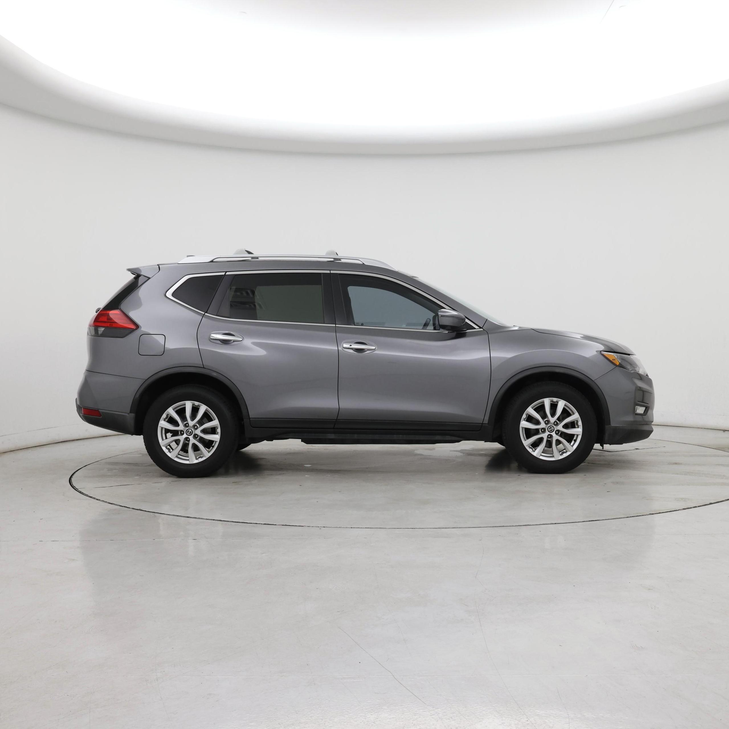Thumbnail: 2017 Nissan Rogue - 7